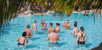 	Activities in the swimming pool at the hotel Lopesan Villa del Conde Resort & Thalasso 	