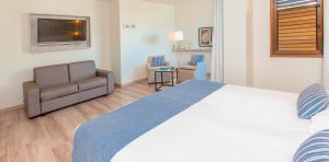 Imagen de la Junior Suite del Corallium Beach by Lopesan Hotels