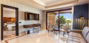 living-room-suite-lopesan-costa-meloneras-resort-spa-gran-canaria