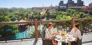 desayuno-terraza-habitacion-lopesan-baobab-resort-meloneras-gran-canaria	
