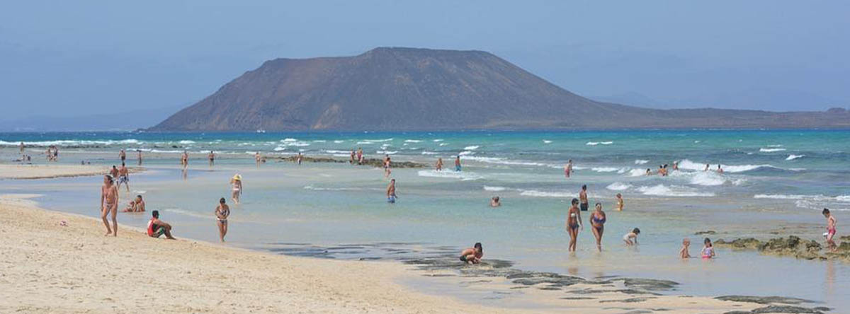 Von dort aus können Sie die Dünen von Corralejo