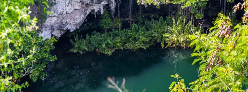 Naturorte in der Dominikanischen Republik Hoyo Azul