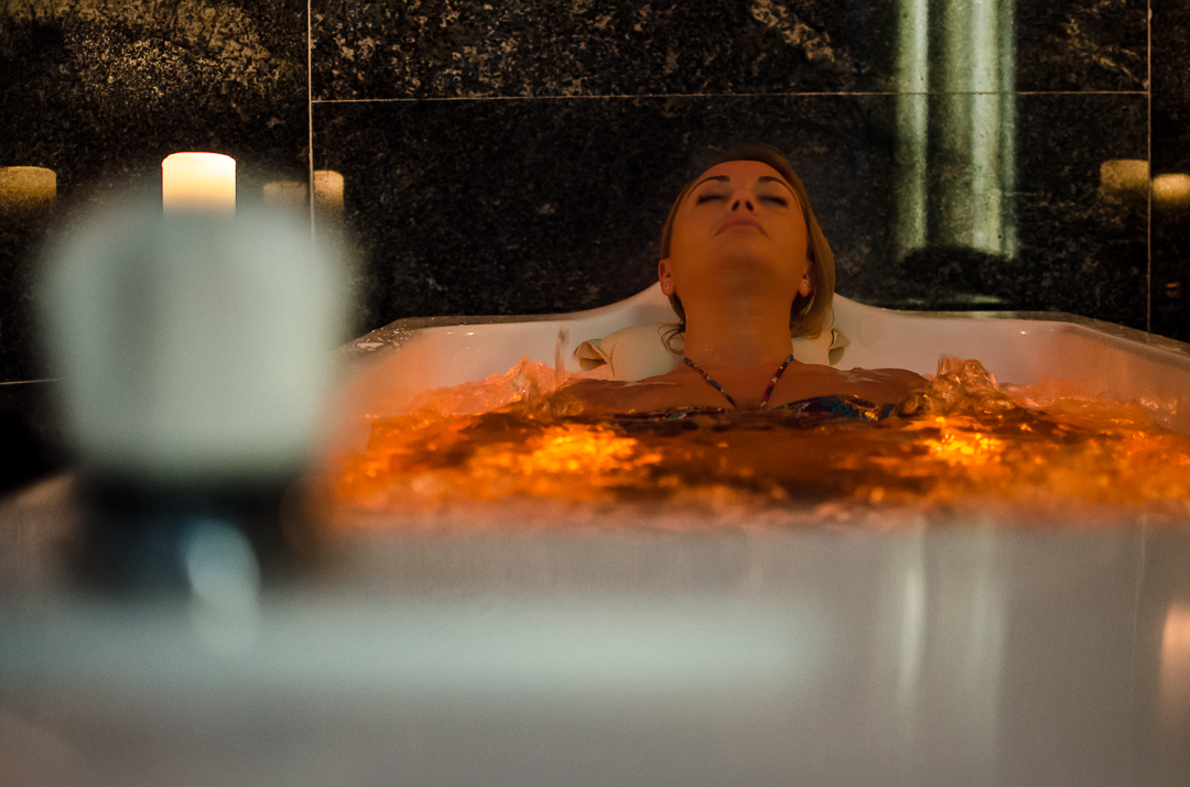 relaxing bath om spa lopesan costa meloneras