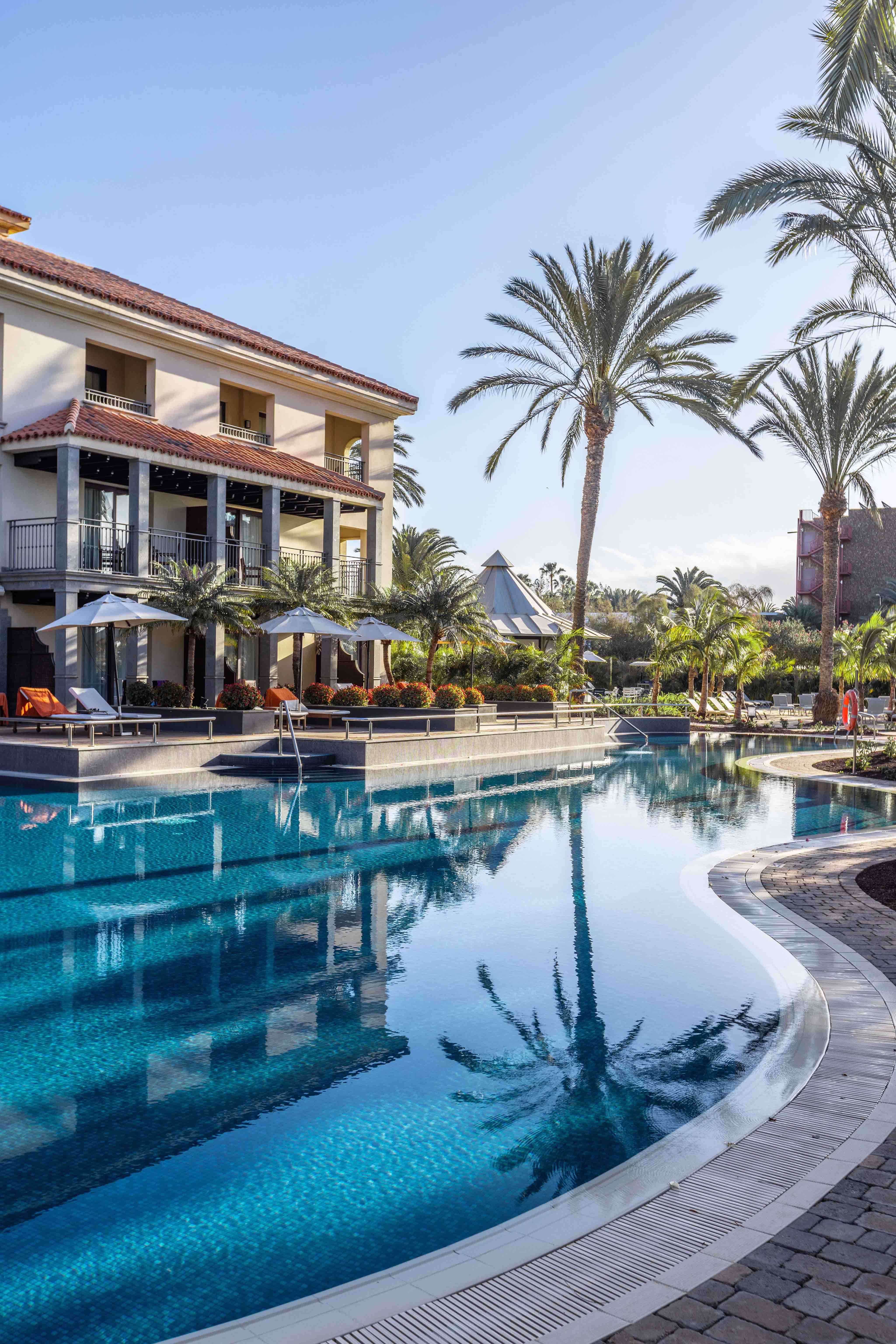 unique club pool bar hotel lopesan costa meloneras