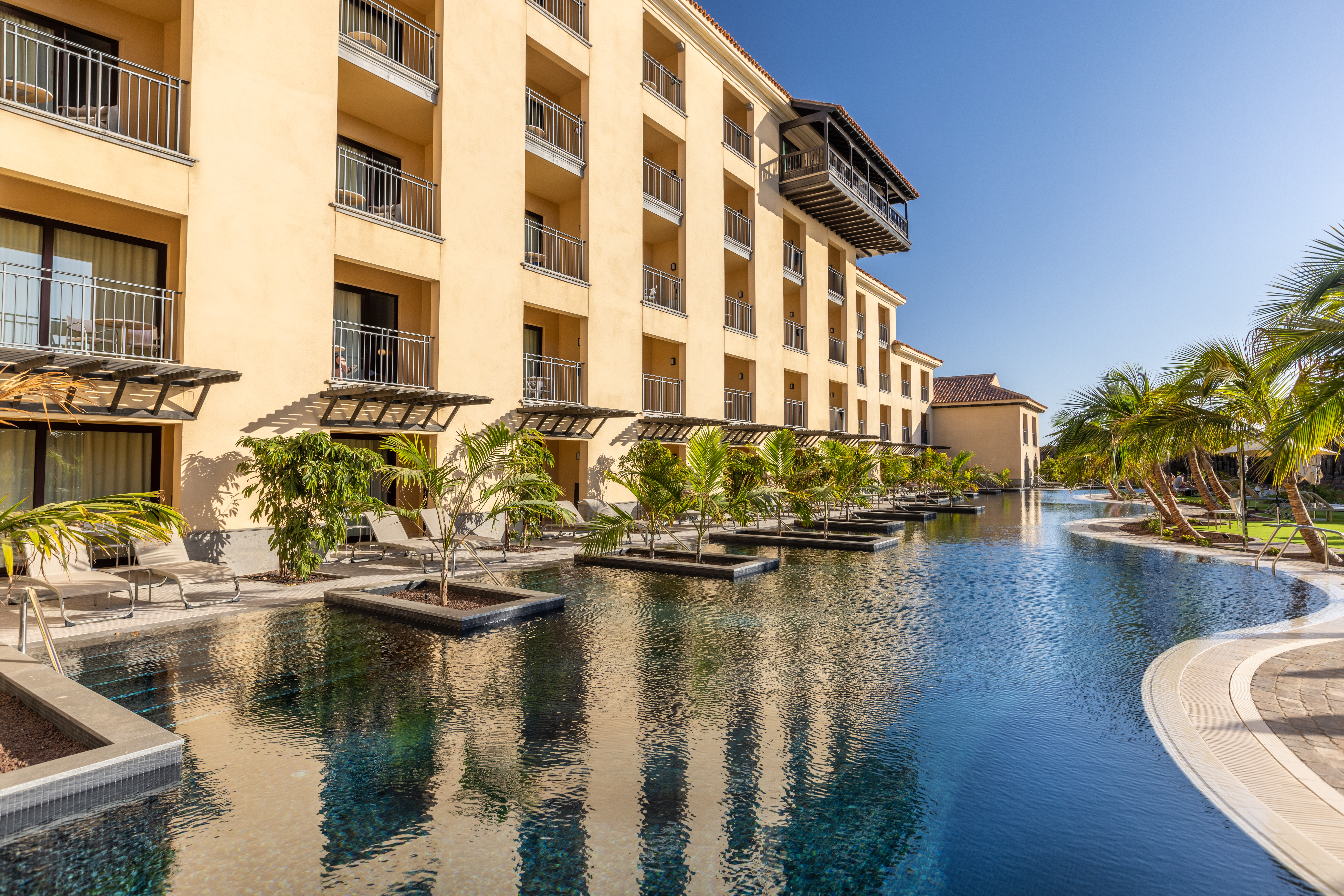 terraza habitación premium pool resort lopesan costa meloneras