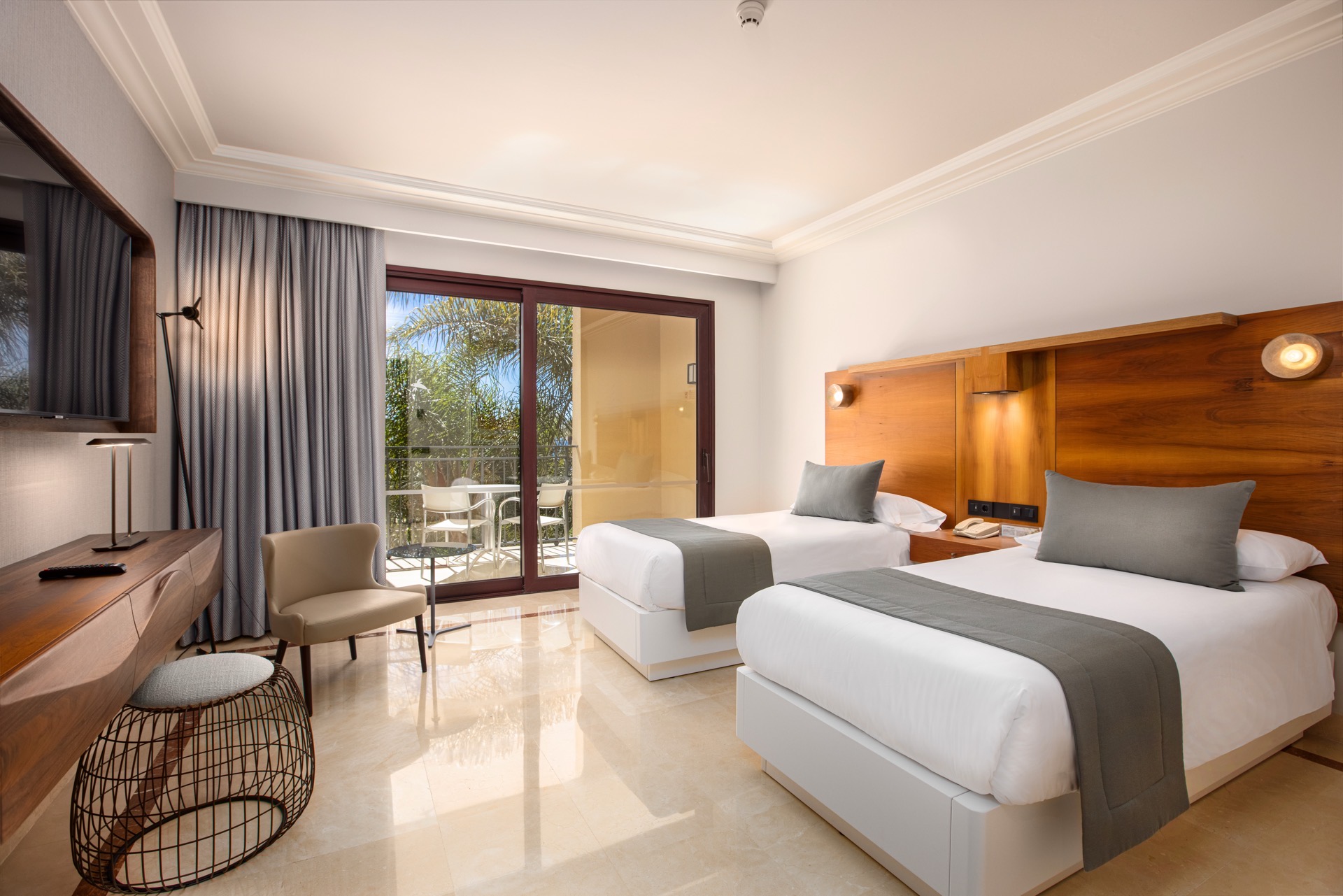 camas habitación unique deluxe resort lopesan costa meloneras