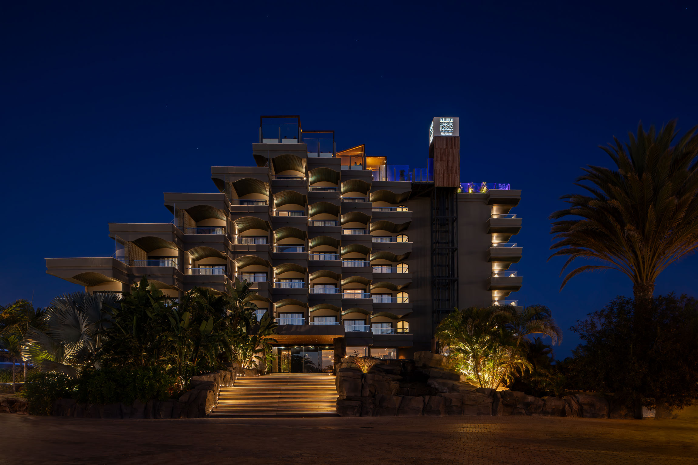 fotografie außenansicht nacht hotel faro lopesan collection