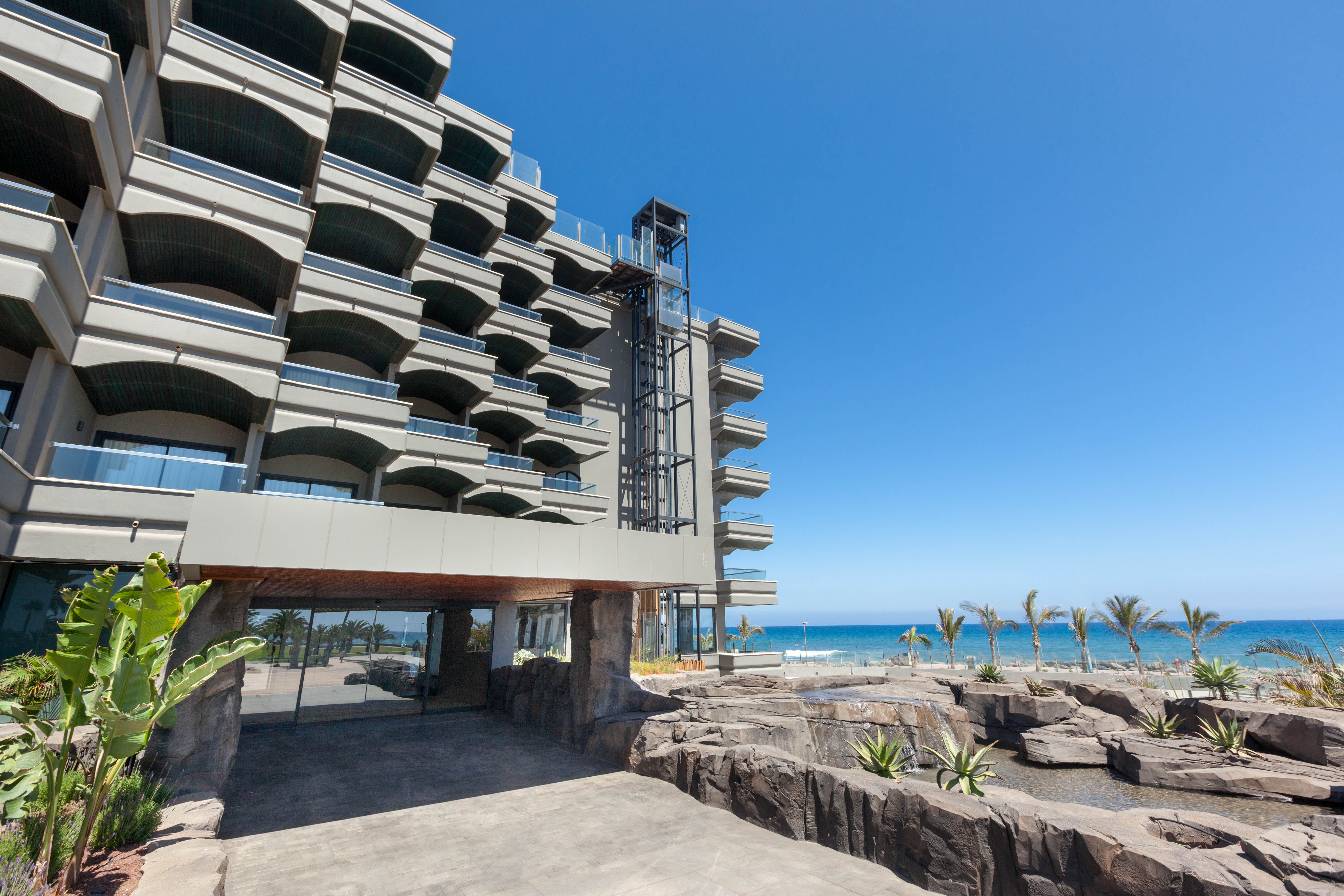 fotos eingang hotel faro lopesan collection