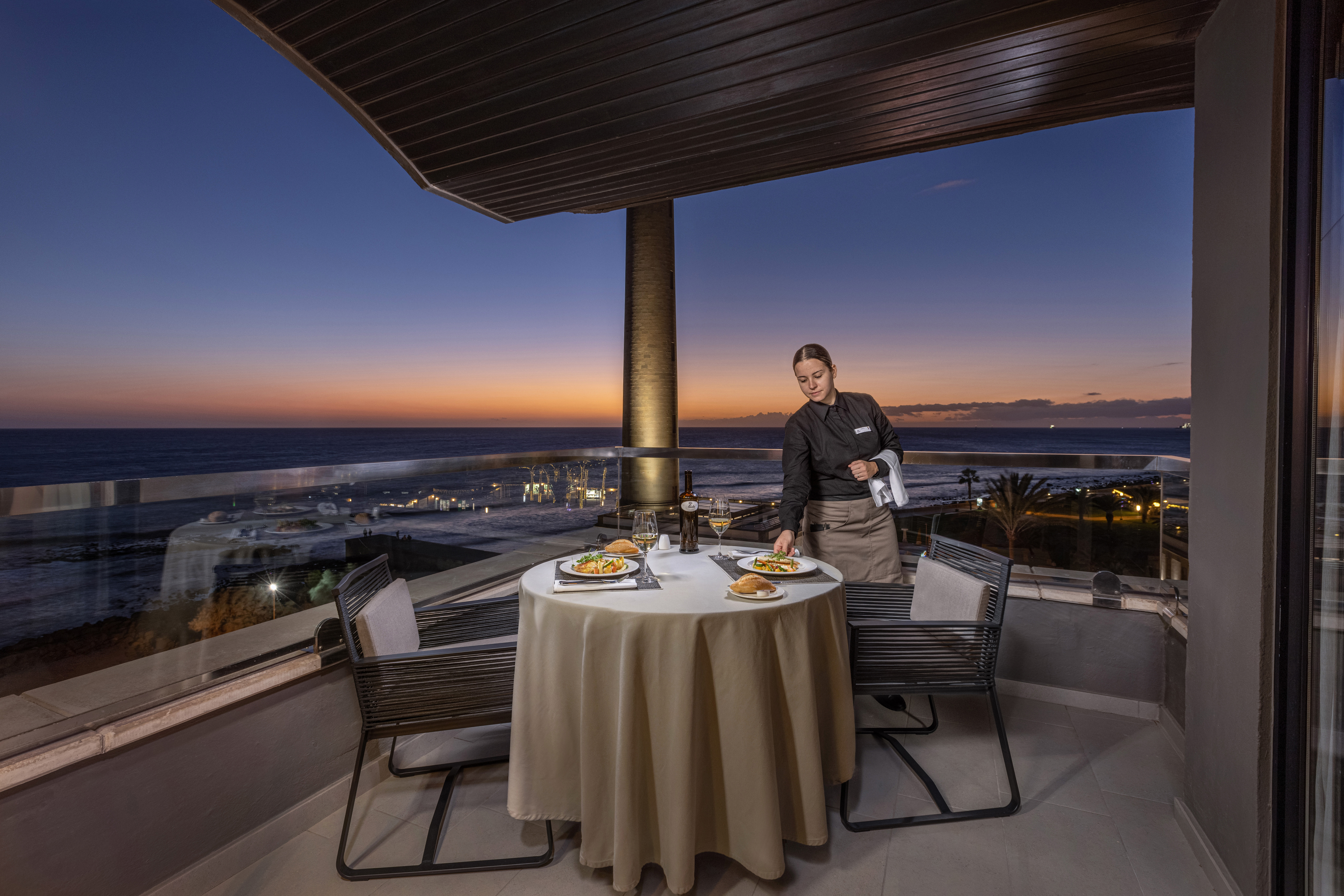 photograph room services faro lopesan collection