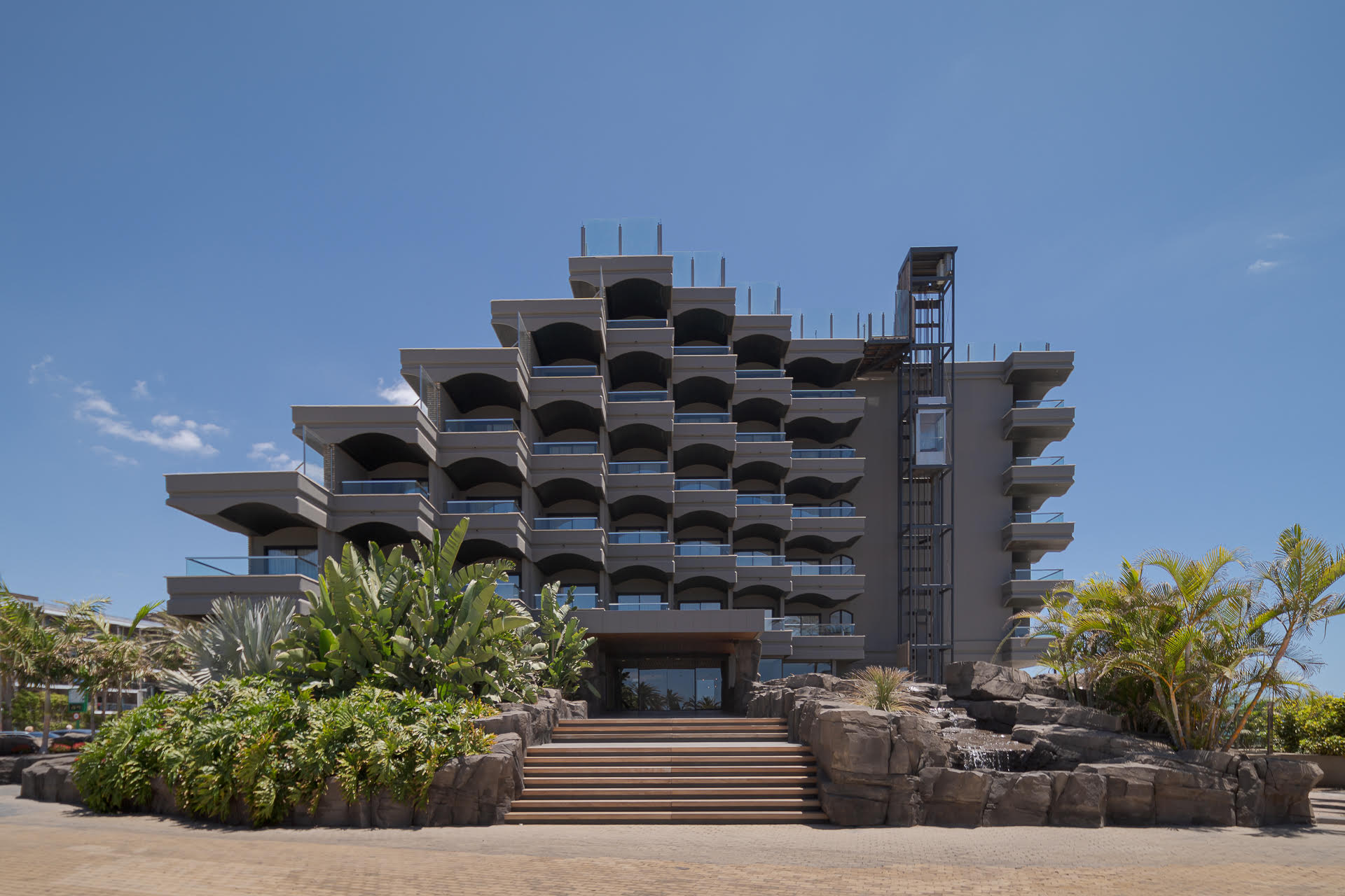 fotos außenbereich eingang hotel faro lopesan collection