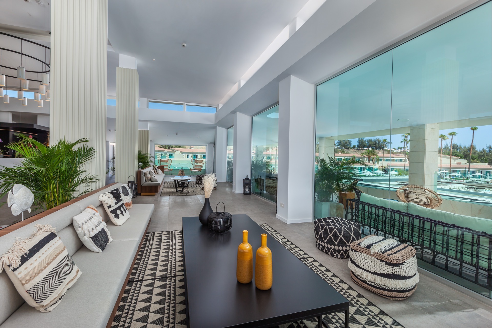 images and photos main entrance kumara serenoa by lopesan hotels