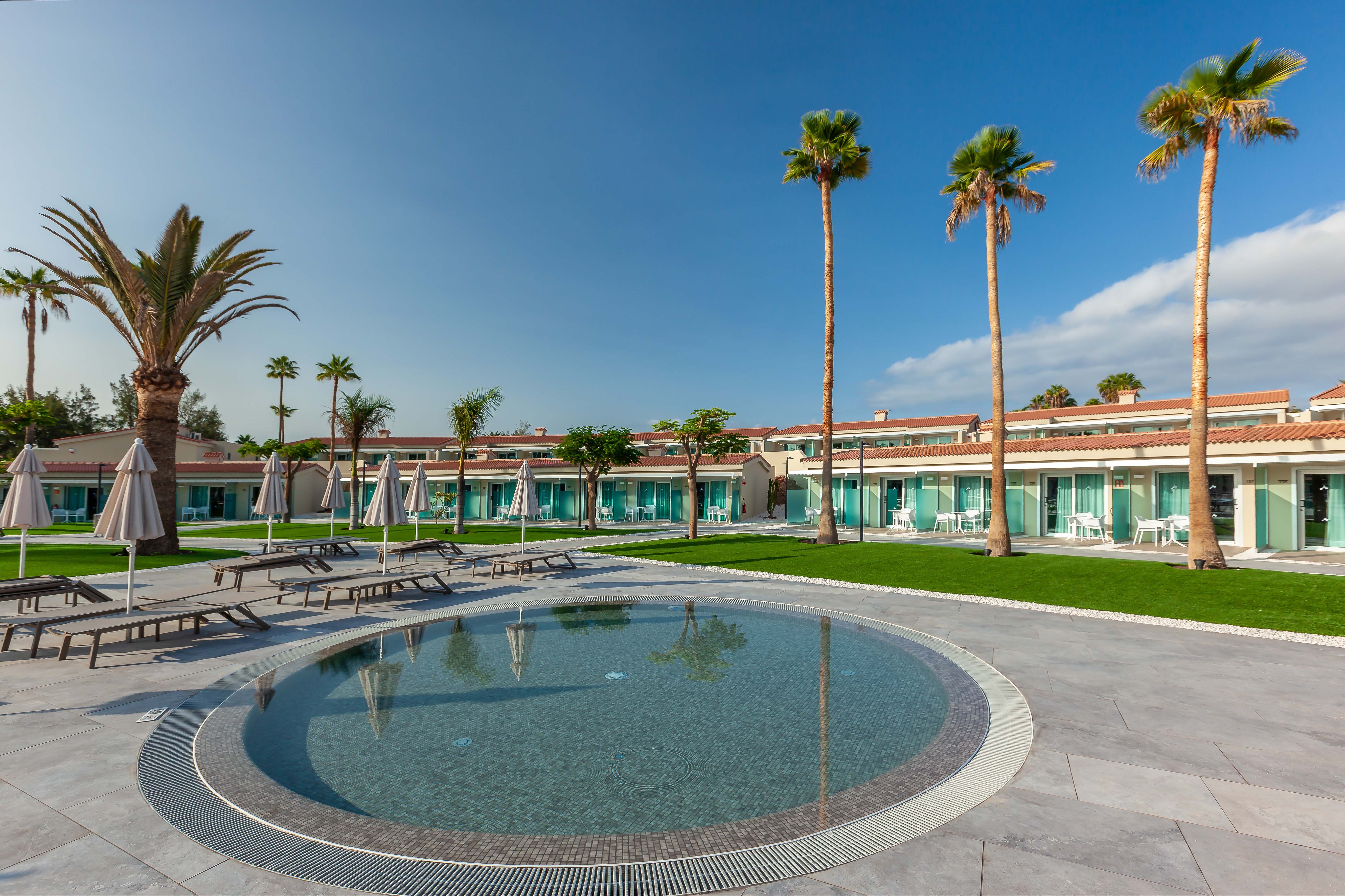 childrens pools kumara serenoa by lopesan hotels