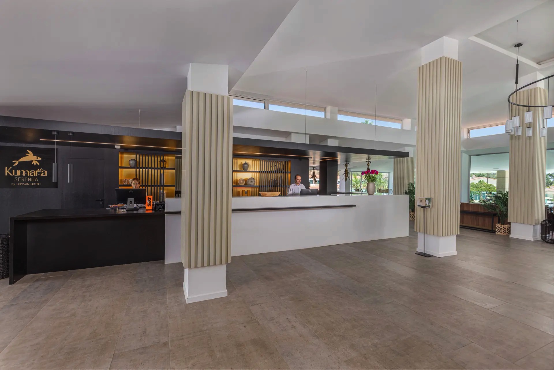 fotos lobby hotel kumara serenoa