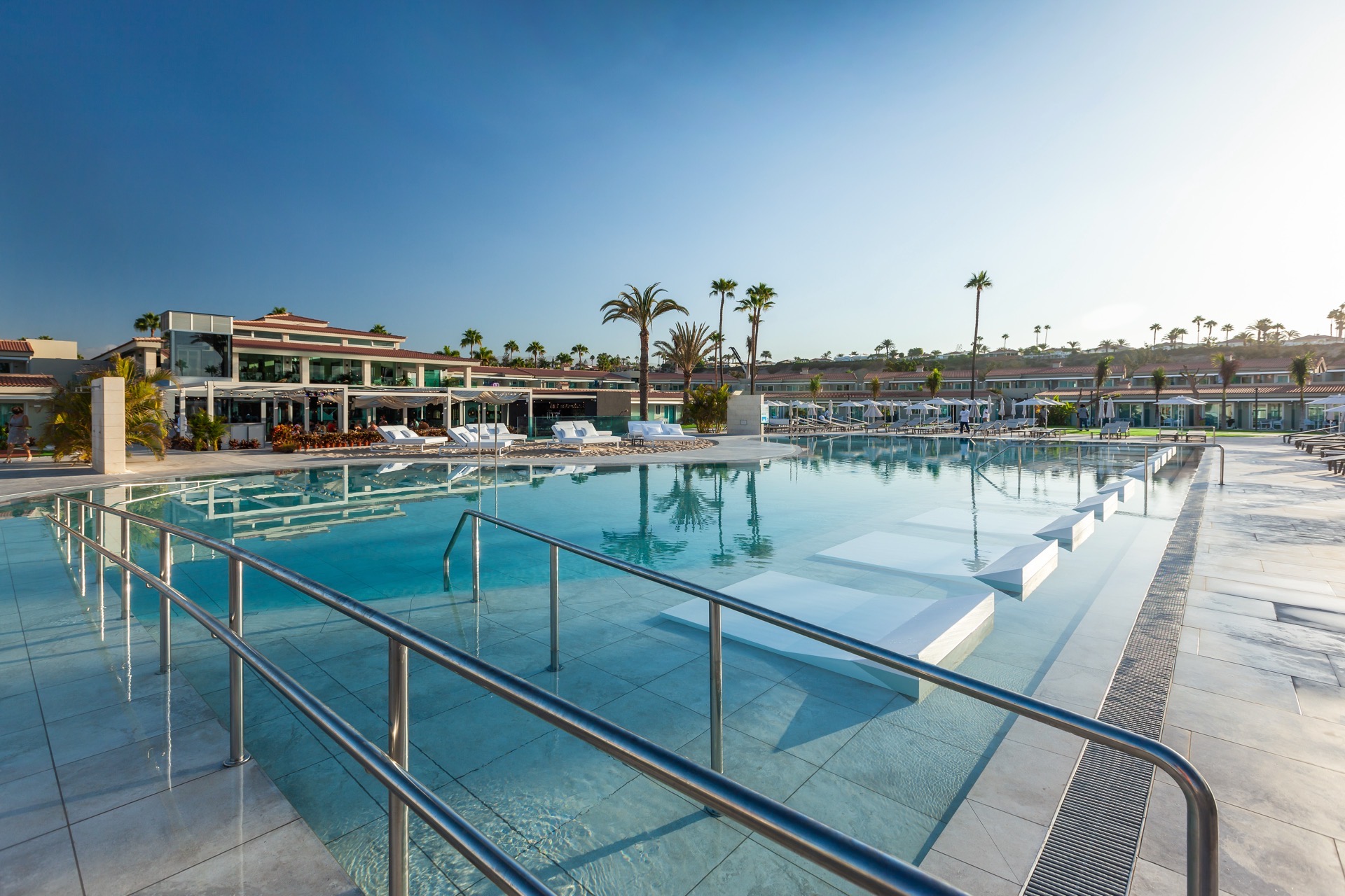 images and photos main pool kumara serenoa by lopesan hotels