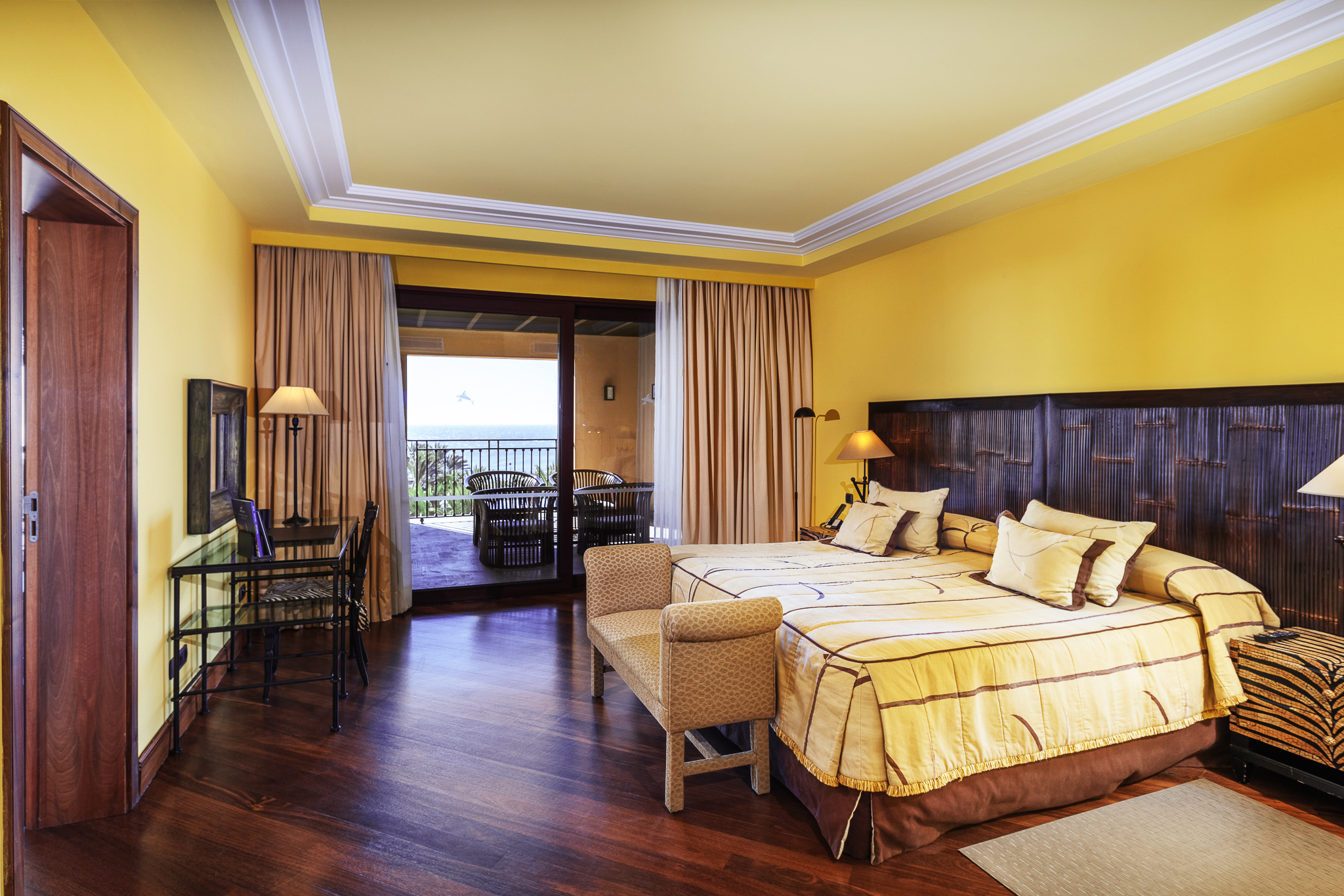 bett lopesan costa meloneras resort & spa prince suite