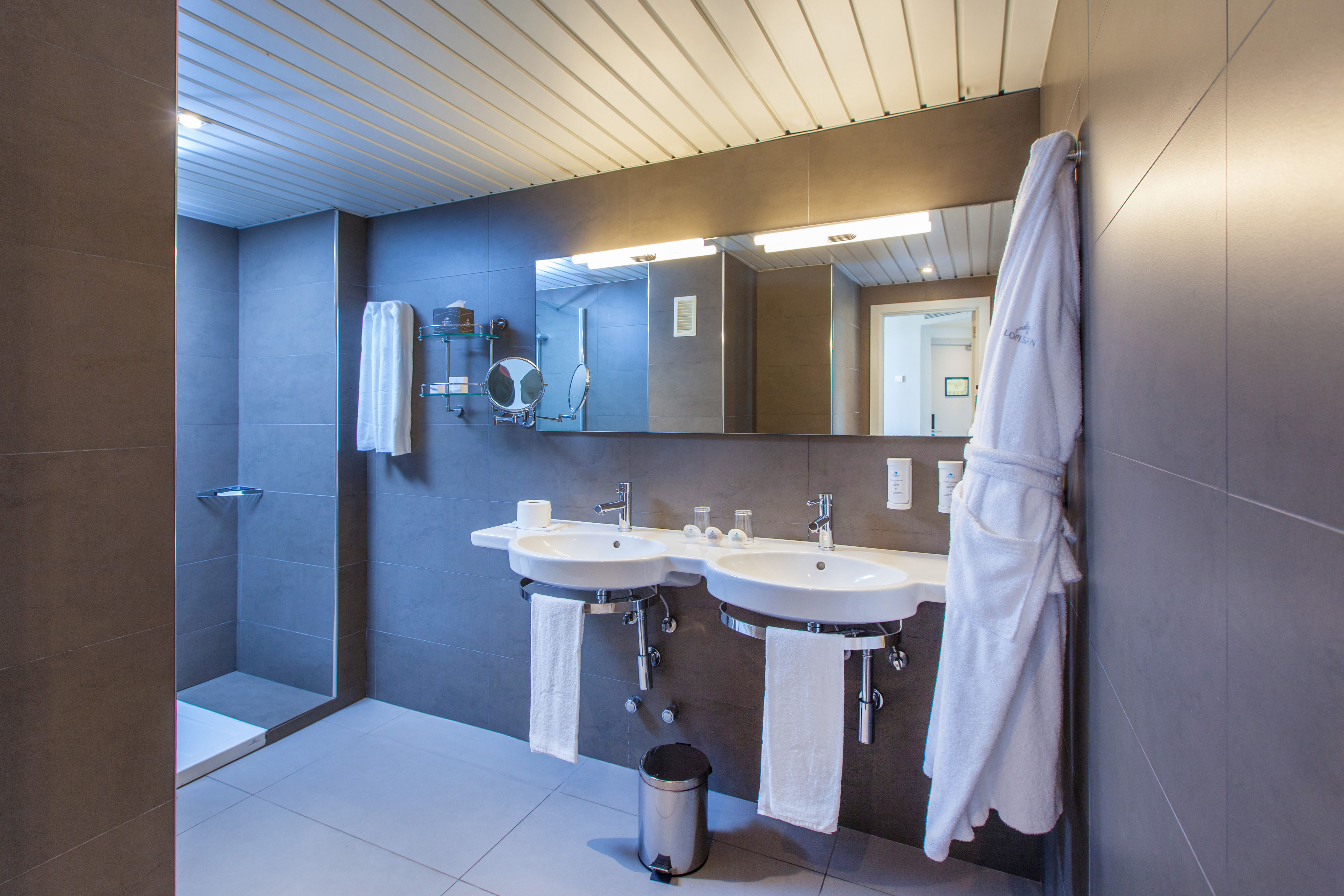badezimmer senior suiten corallium beach