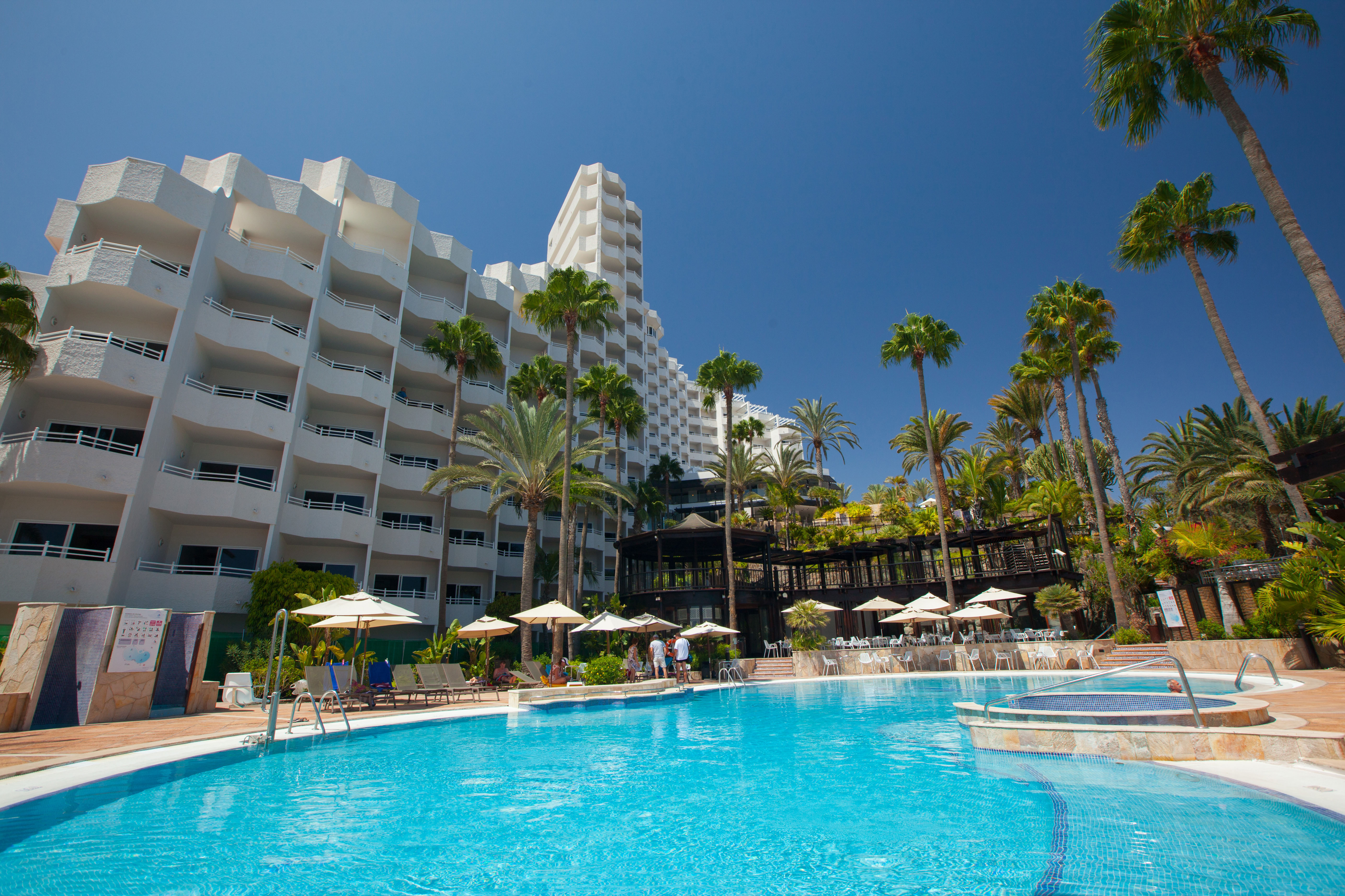 photos brisa pool corallium dunamar