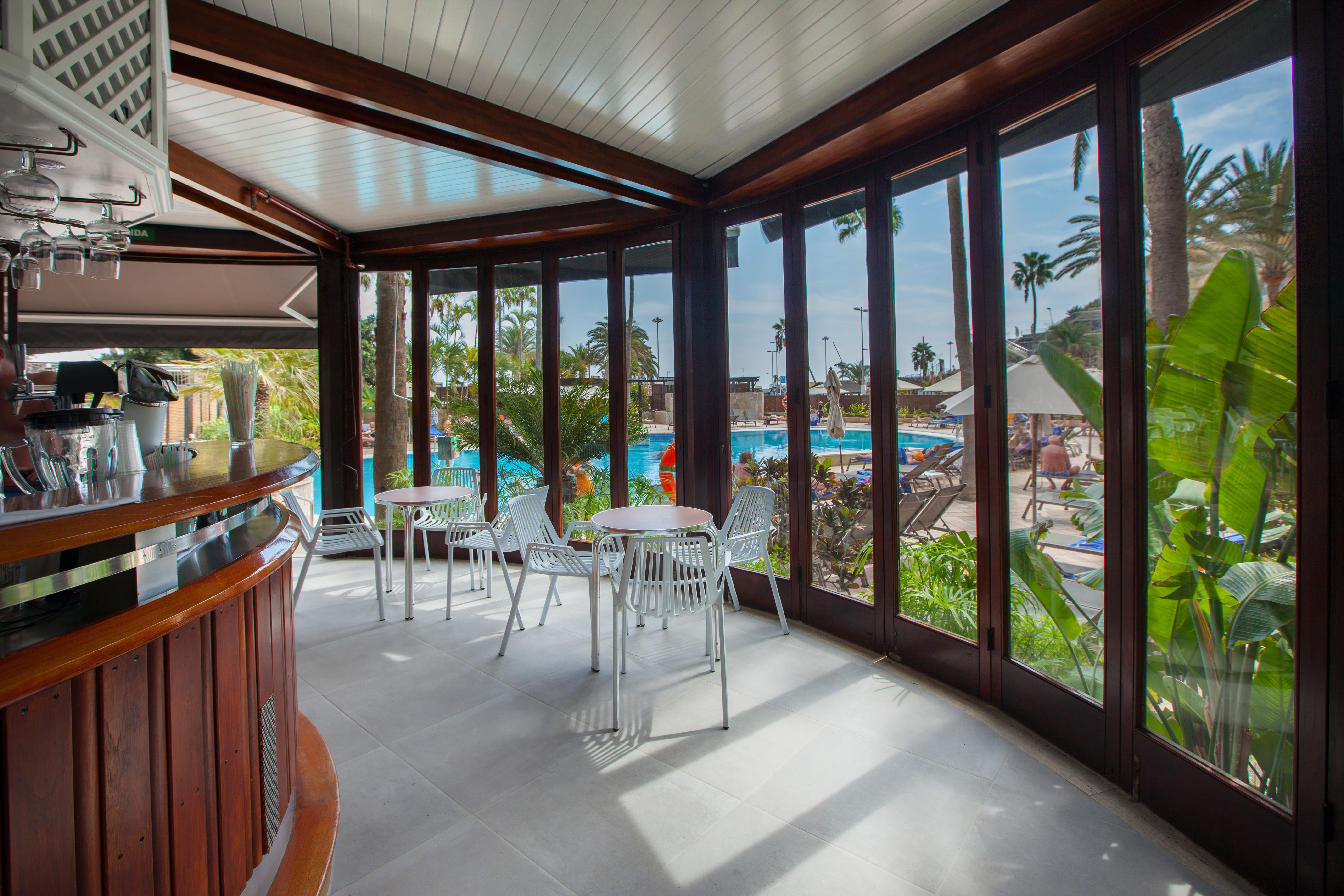 photos corallium dunamar la sal pool bar