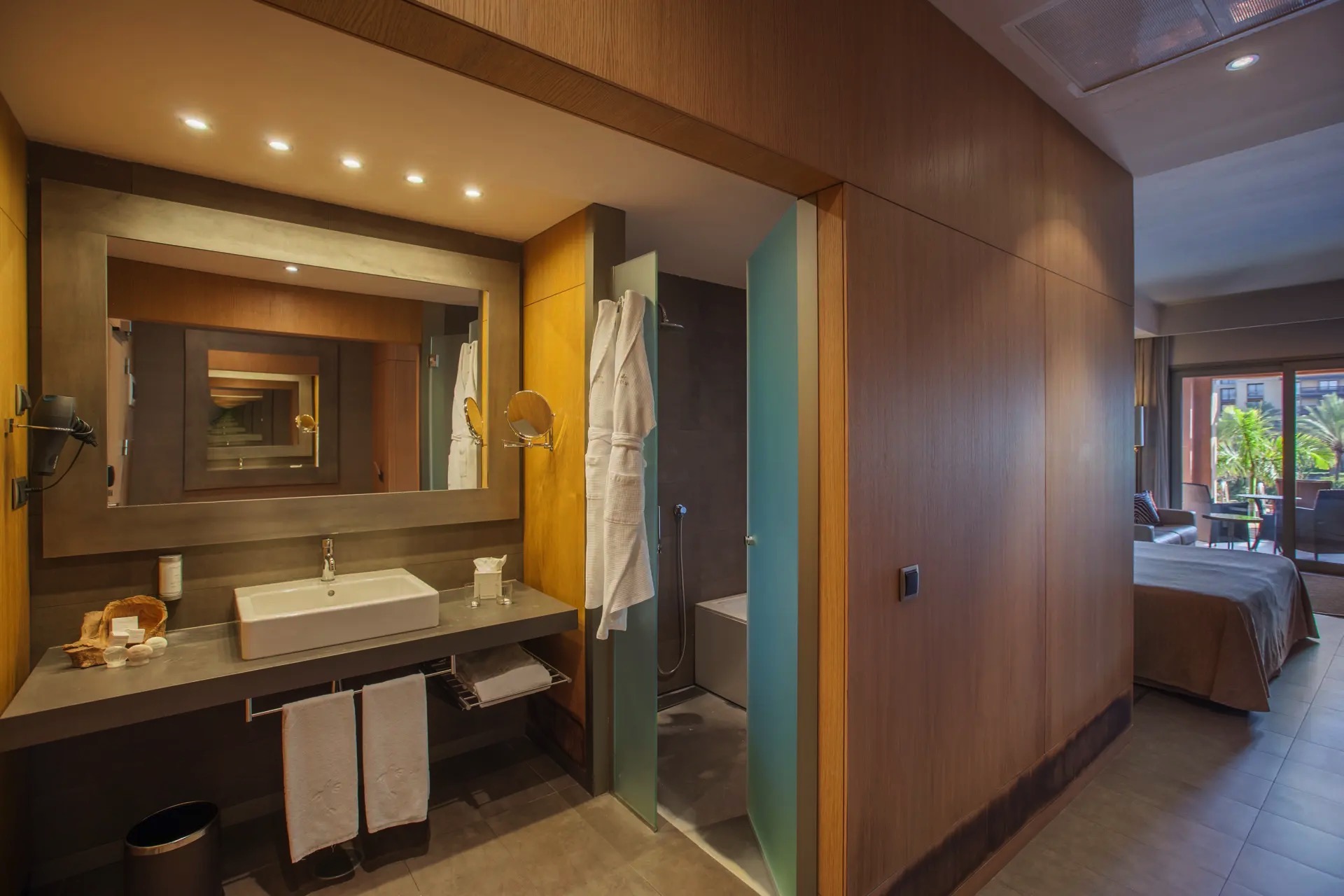 baño habitación doble deluxe pool lopesan baobab