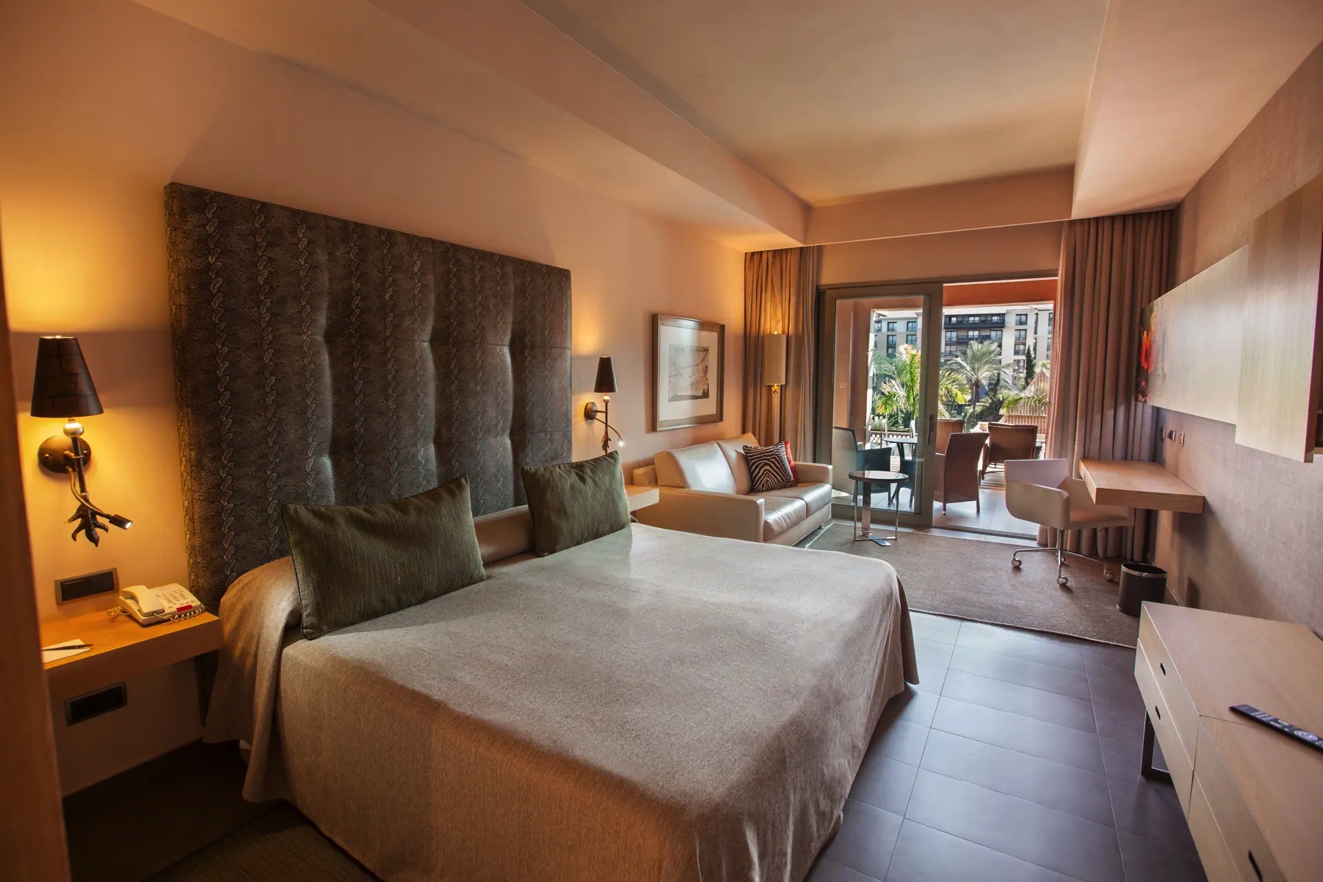 cama habitación doble deluxe pool lopesan baobab