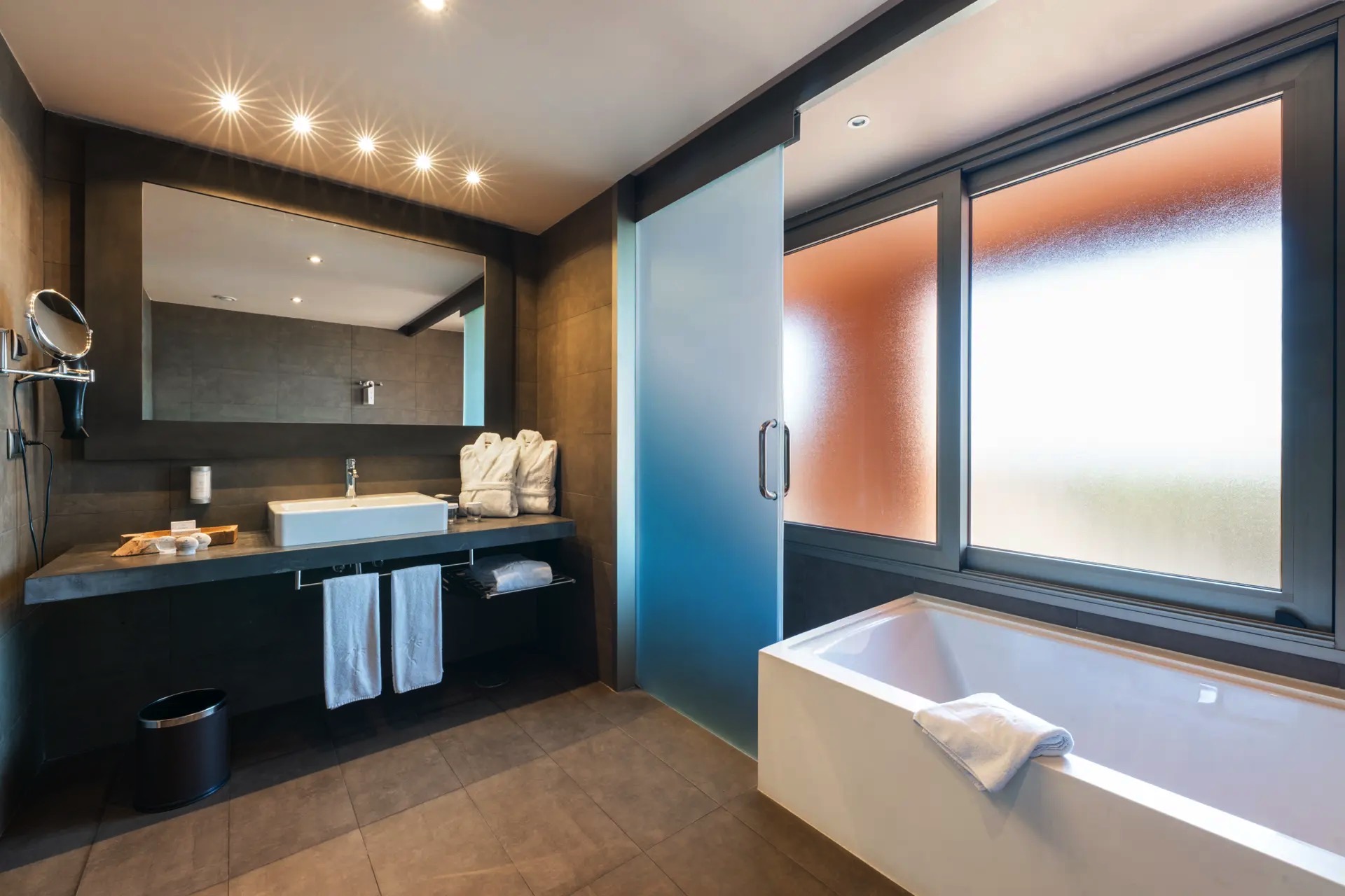 baño habitación doble estandar economy lopesan baobab resort