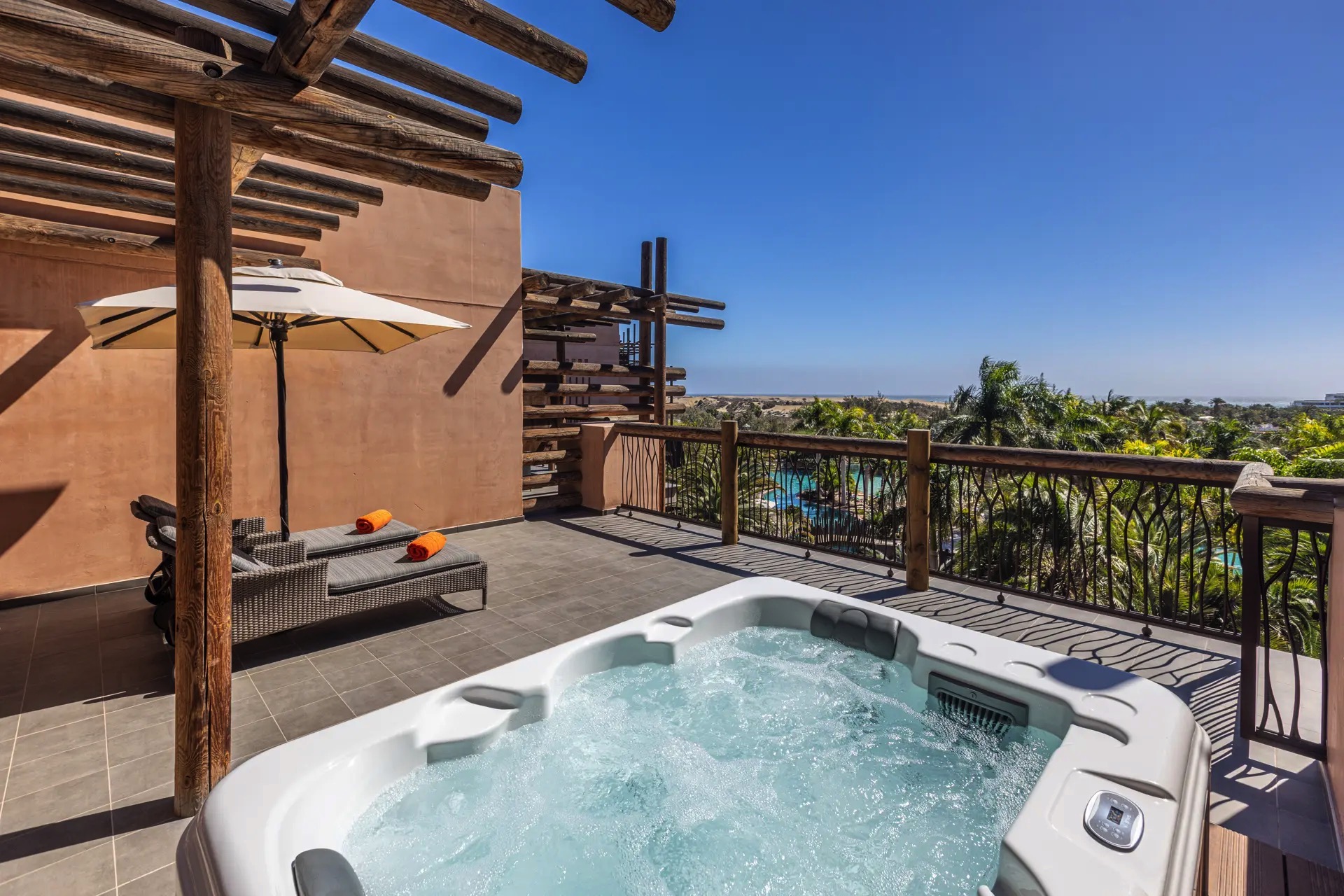 terraza superior suite lopesan baobab resort