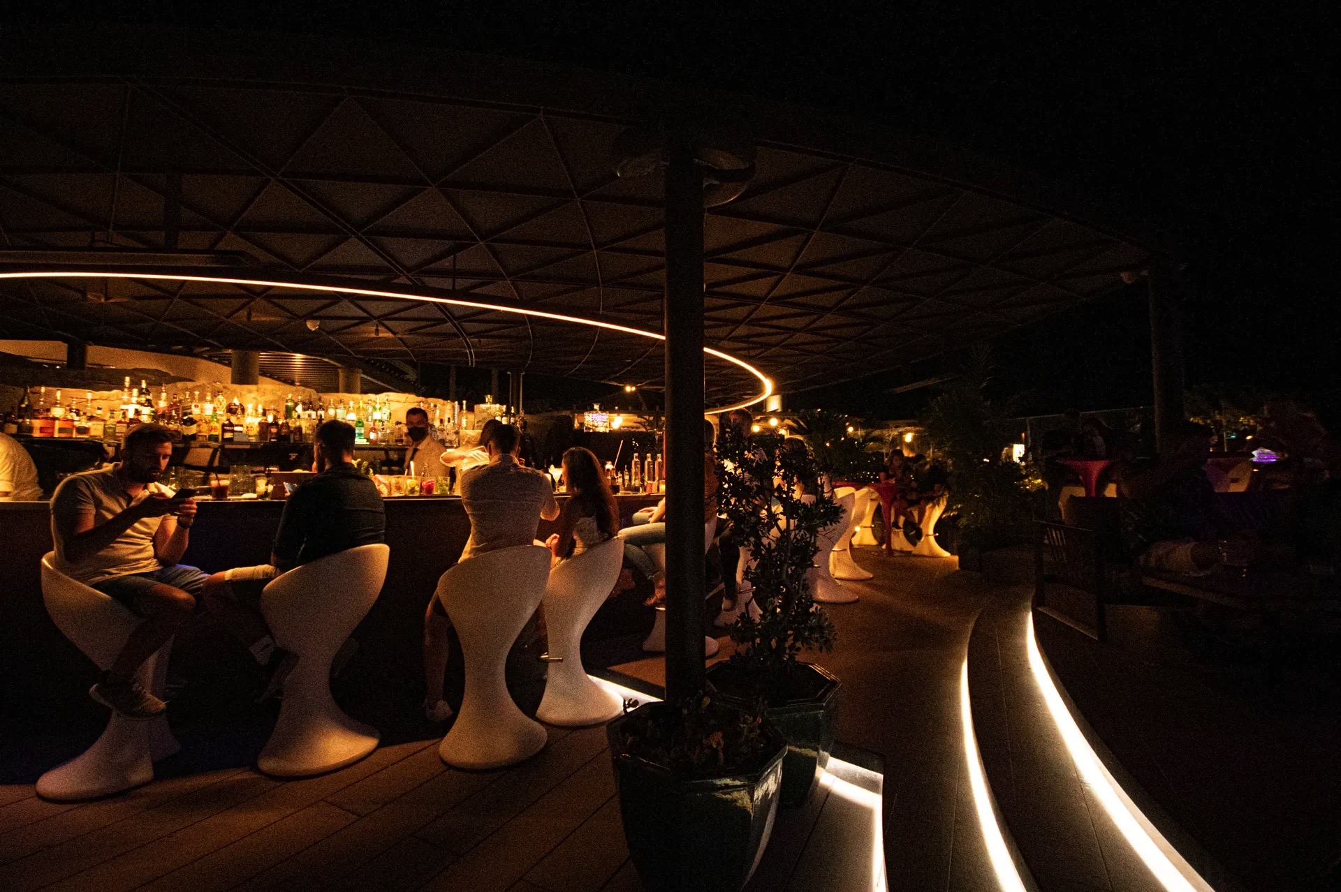 interior cafe del mar restaurante lopesan costa meloneras resort & spa