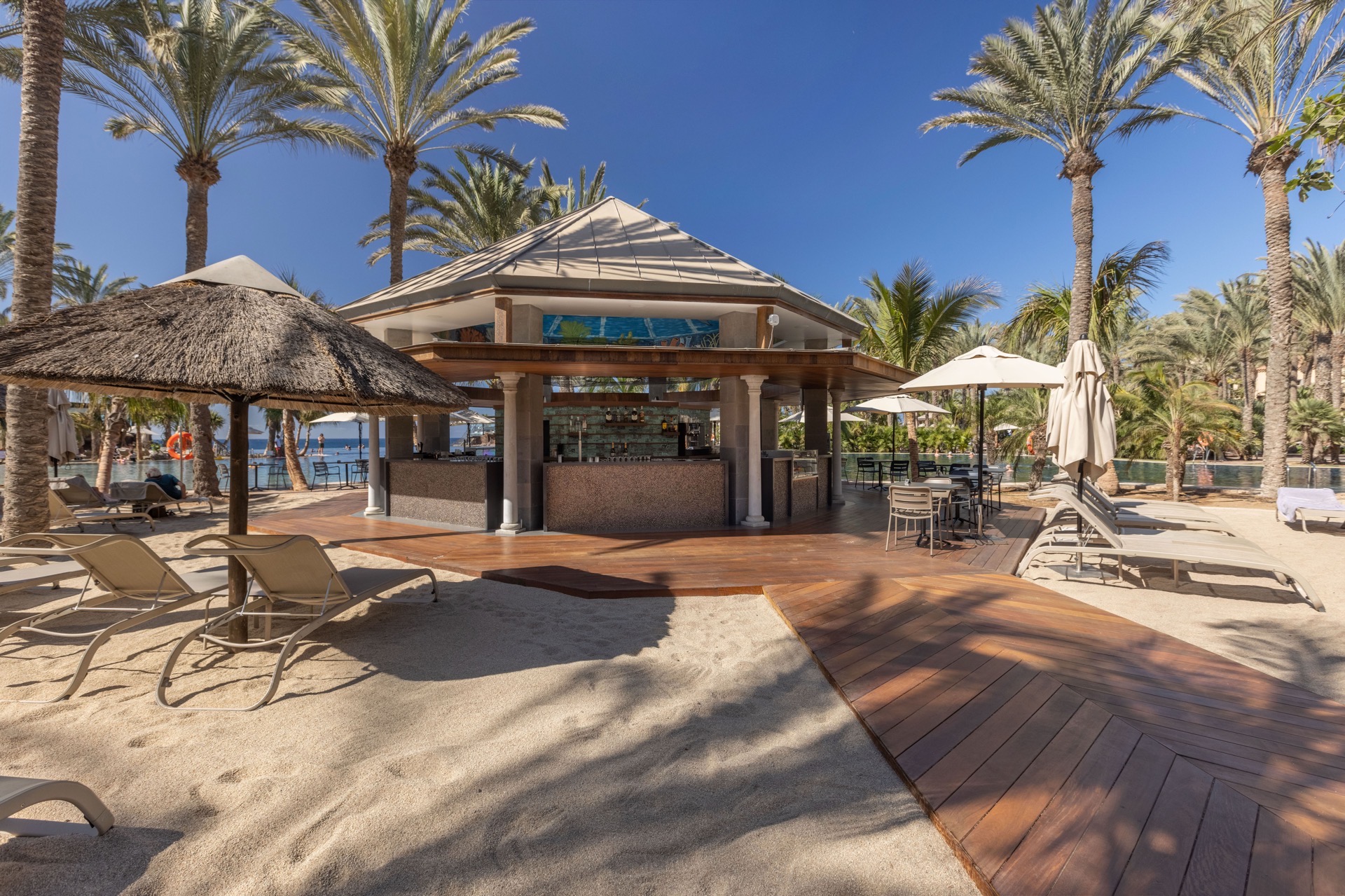 arenal bar piscina hotel lopesan costa meloneras