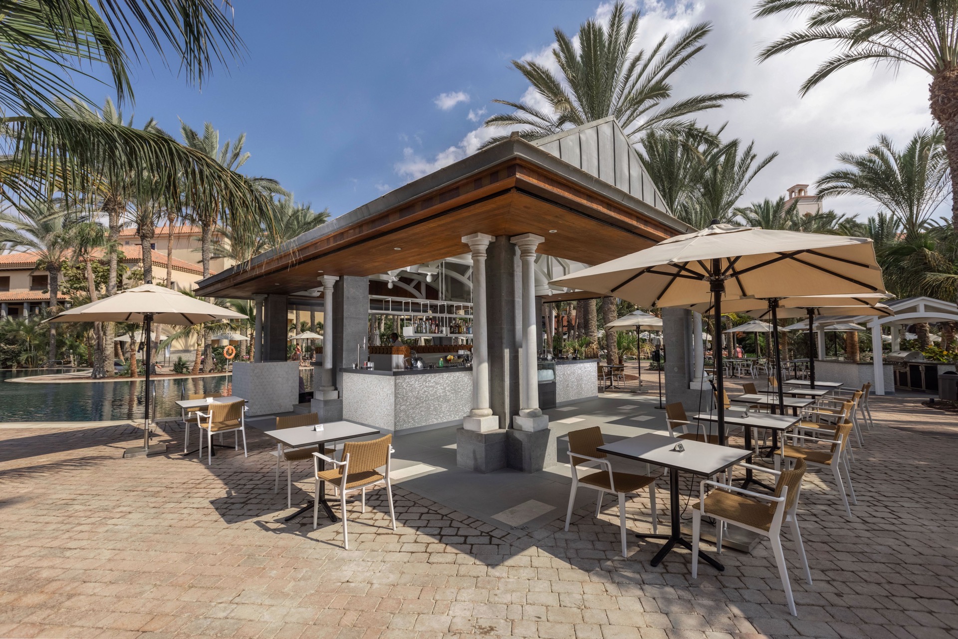 terraaza bar piscina hotel lopesan costa meloneras