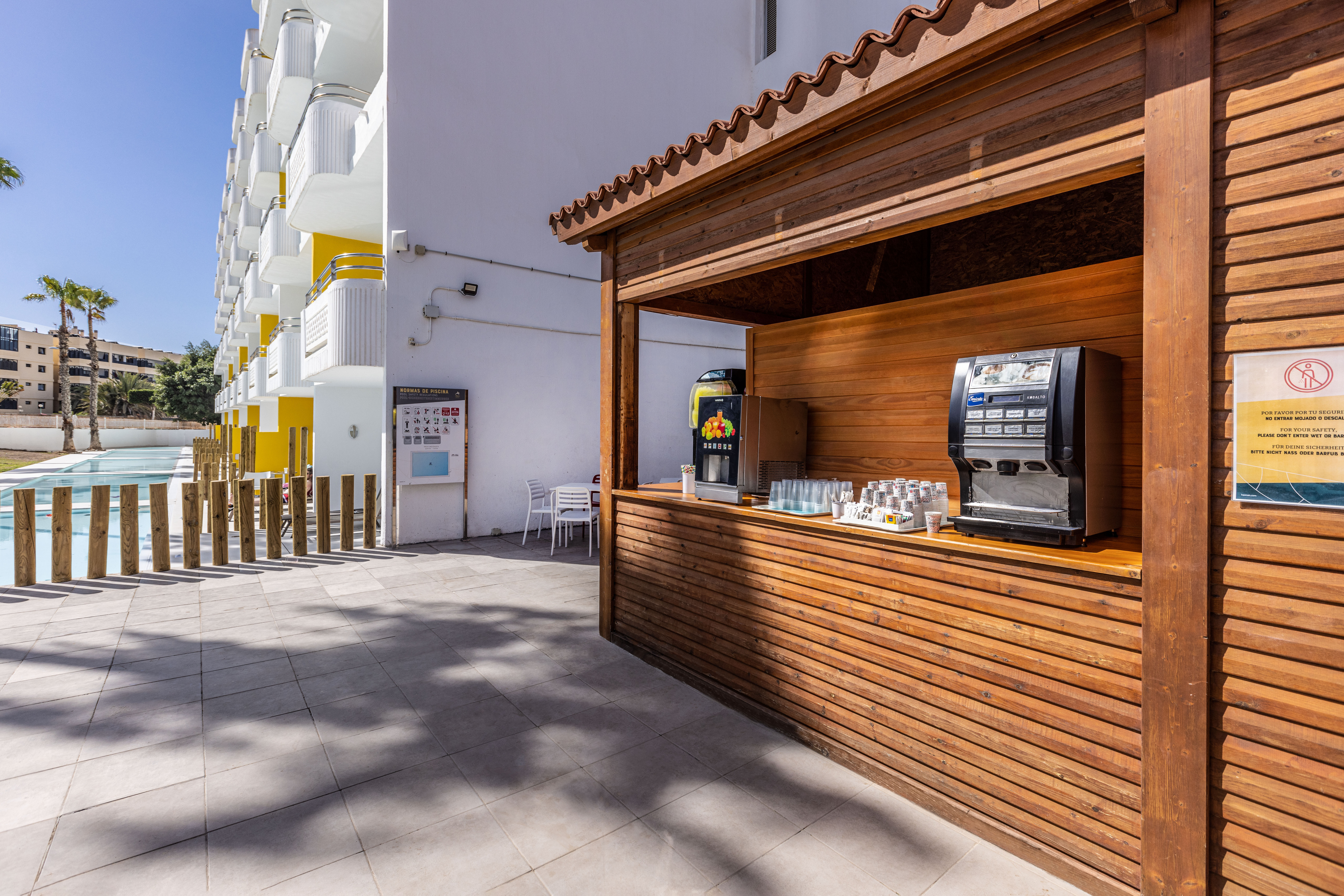 counter abora pool bar abora catarina by lopesan hotels