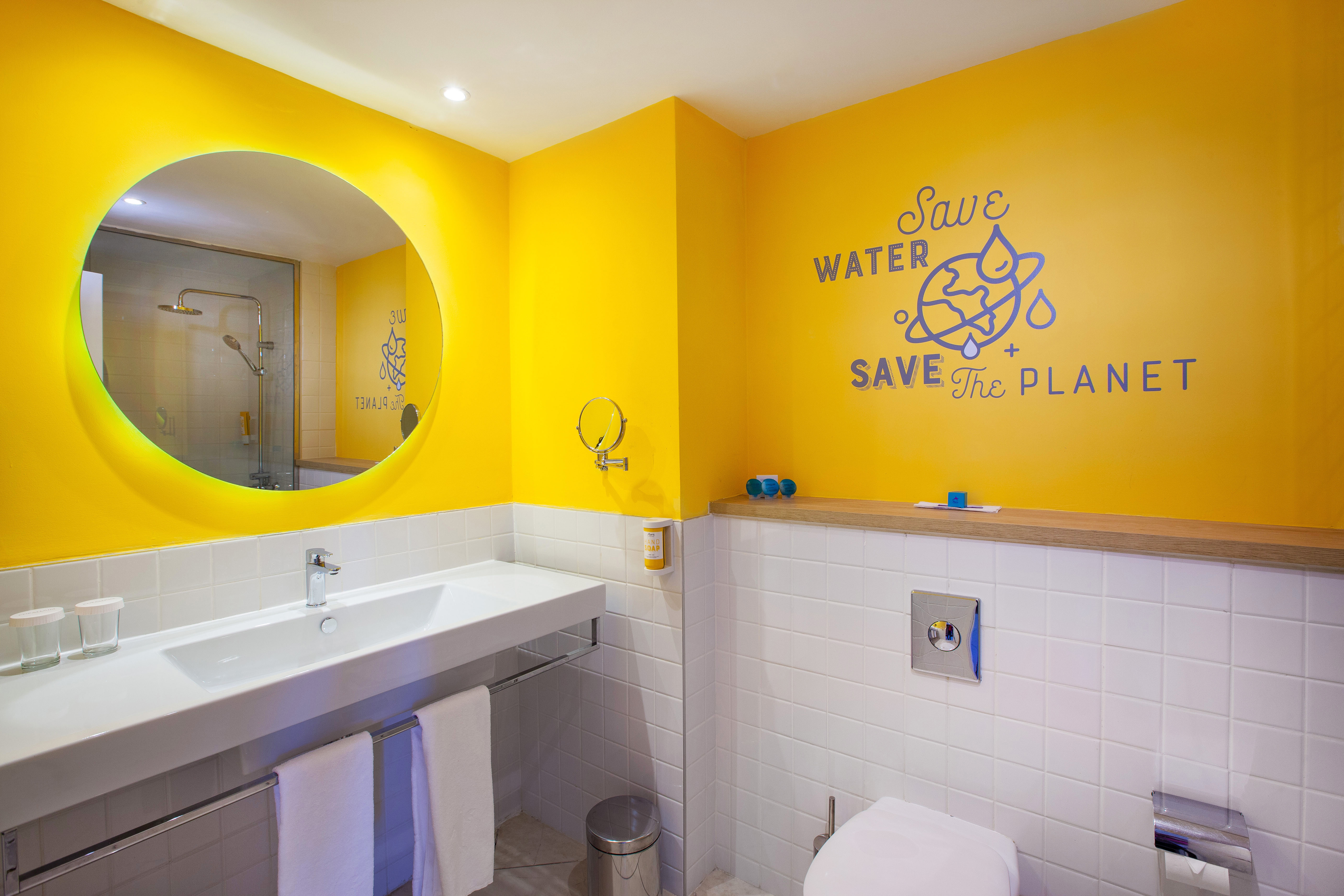 bathroom double standard room abora catarina hotel