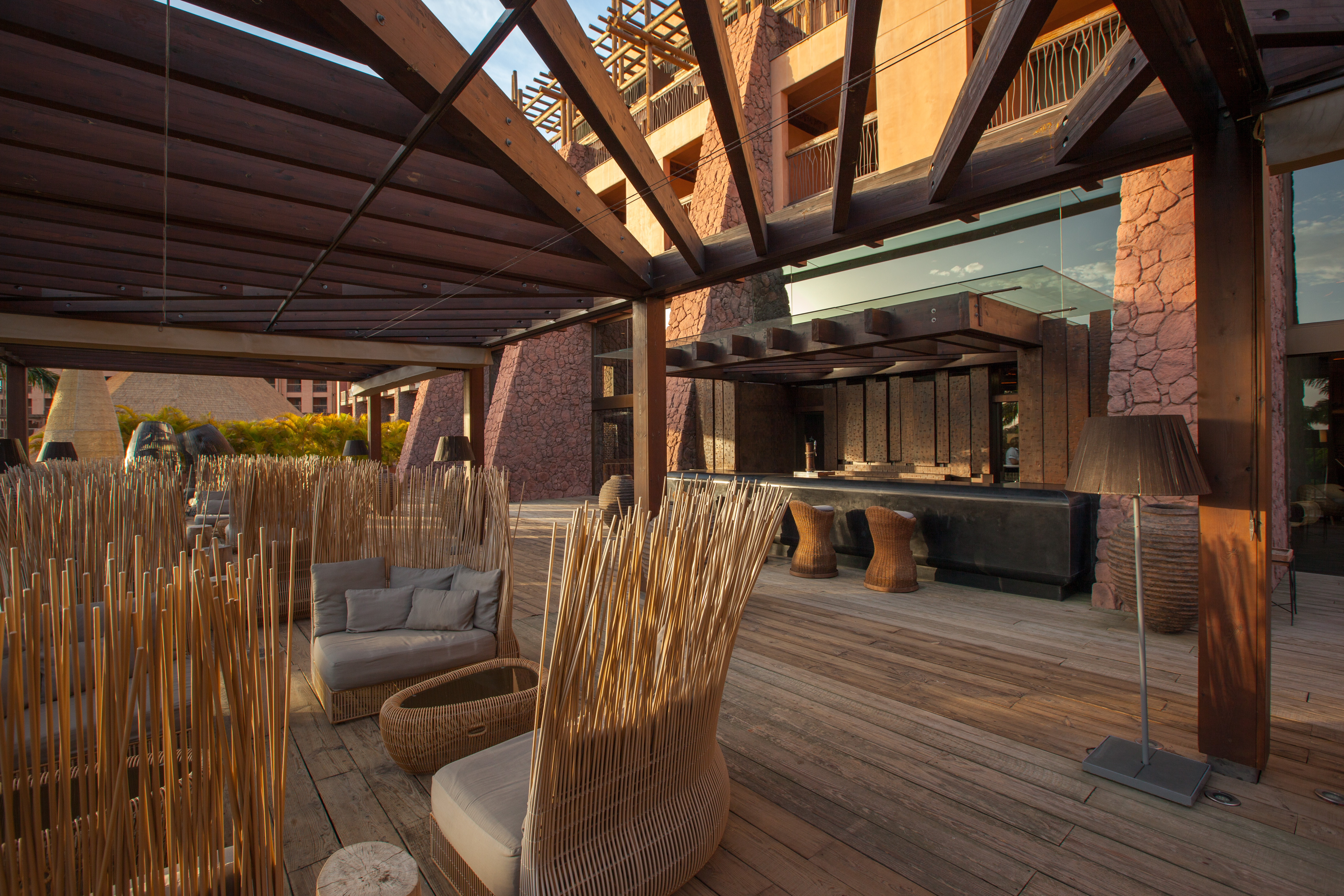 entrada samuel baker bar hotel lopesan baobab resort