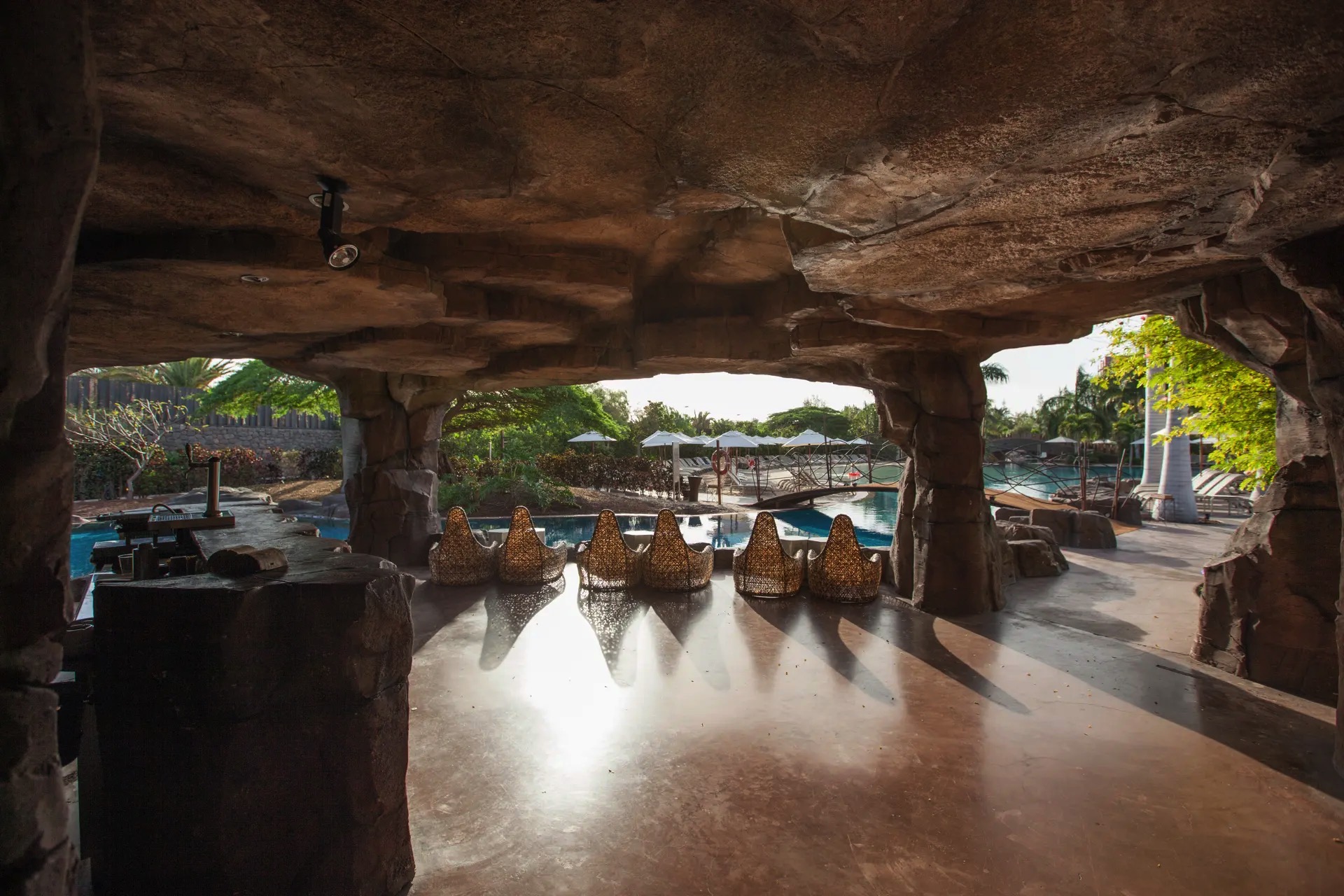 piscina bar hotel lopesan baobab resort henry stanley