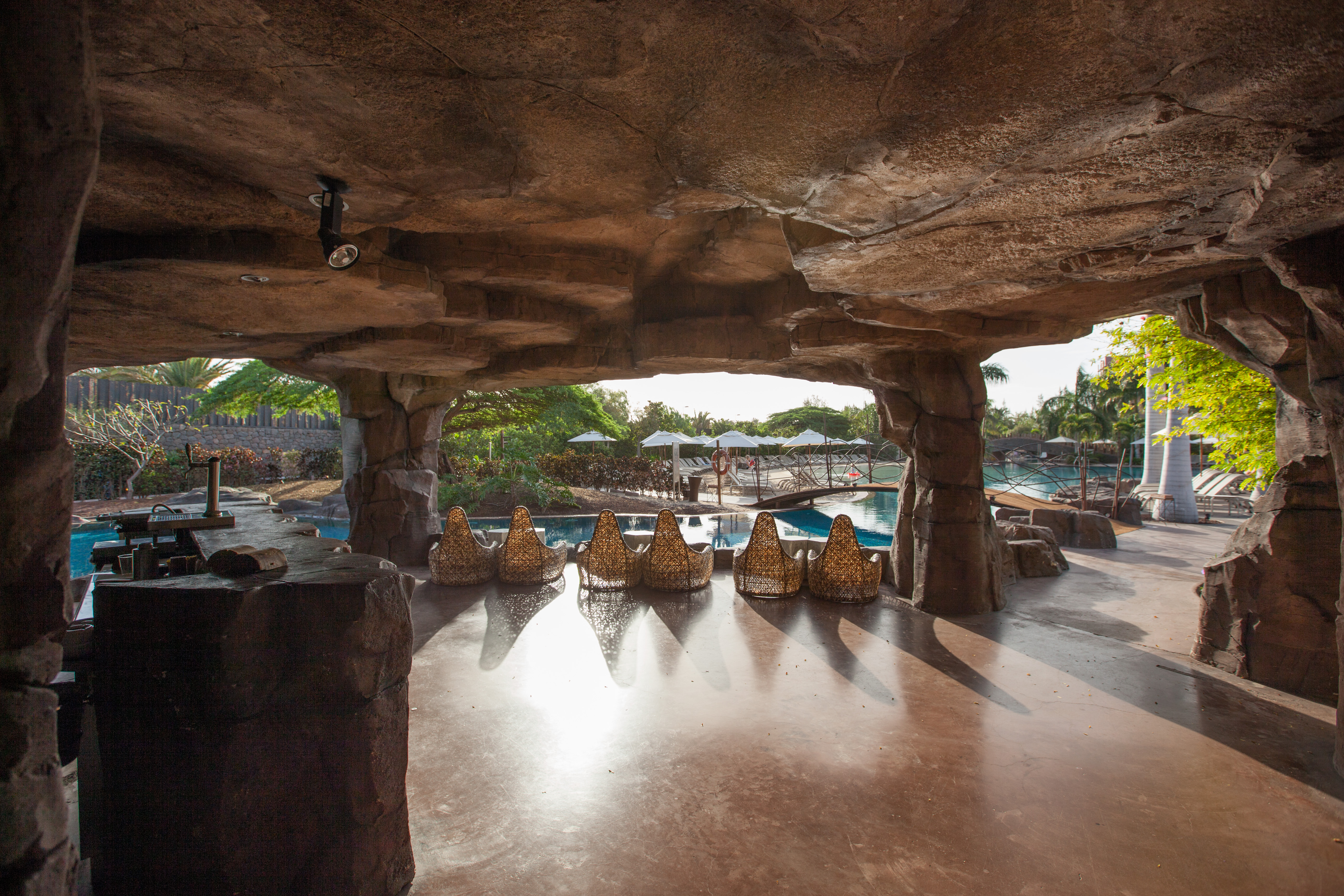 piscina bar hotel lopesan baobab resort henry stanley