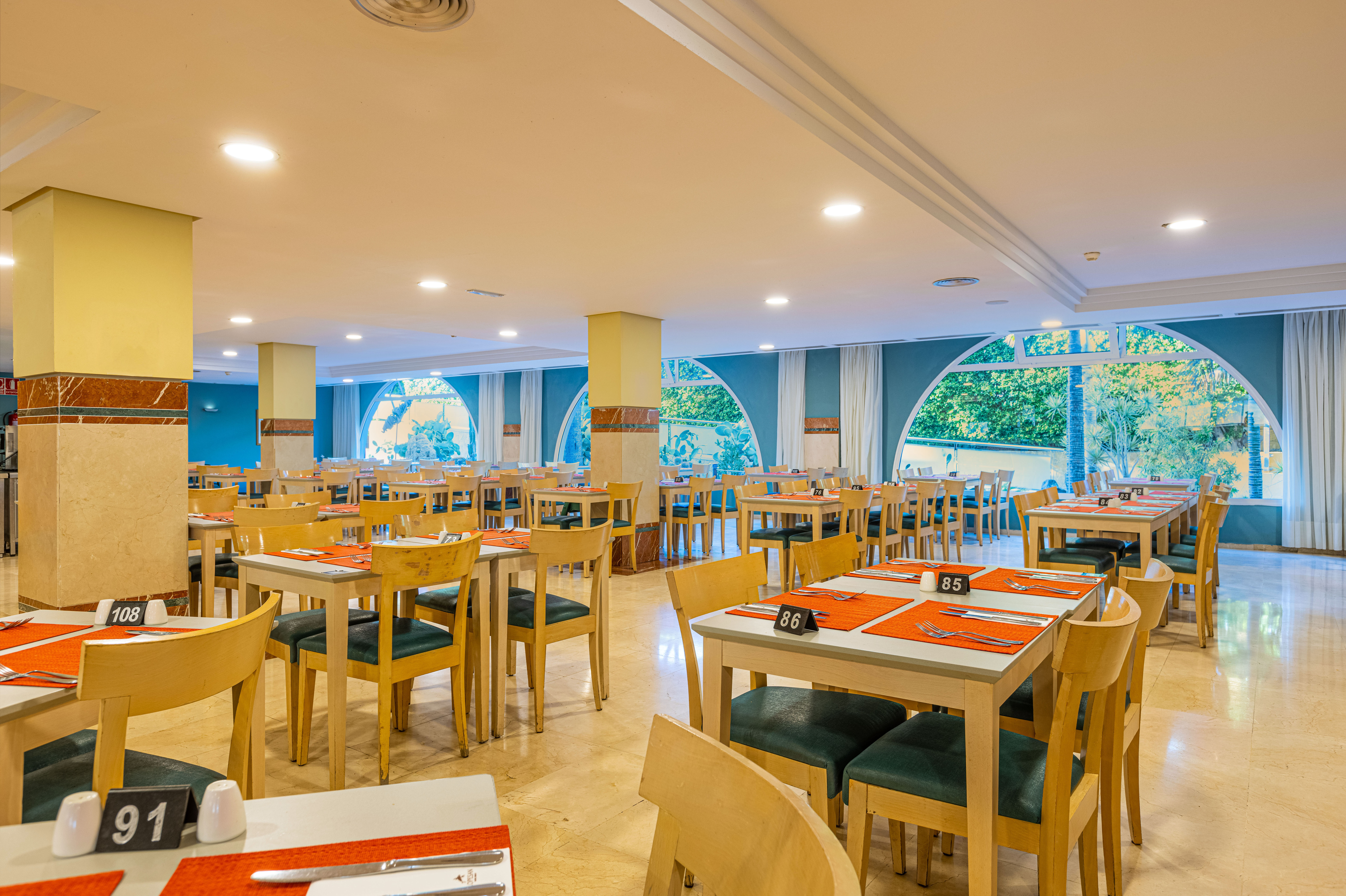 salón buffet ifa altamarena hotel