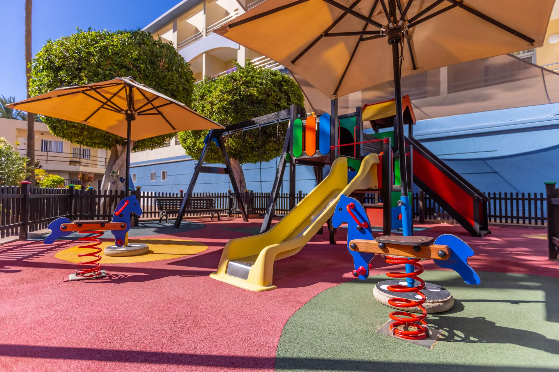 parque infantil ifa altamarena fotos