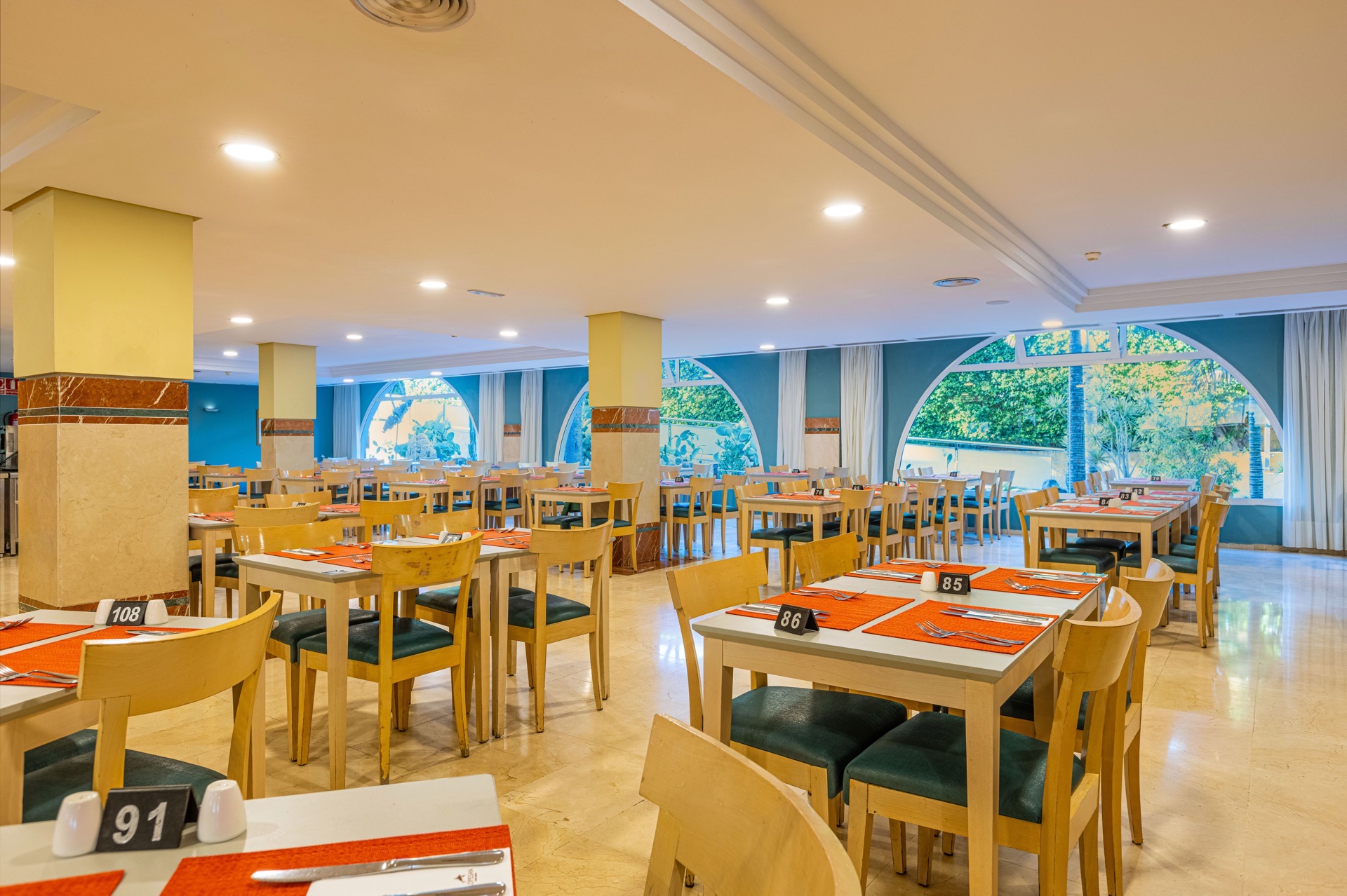 buffet lounge ifa altamarena hotel