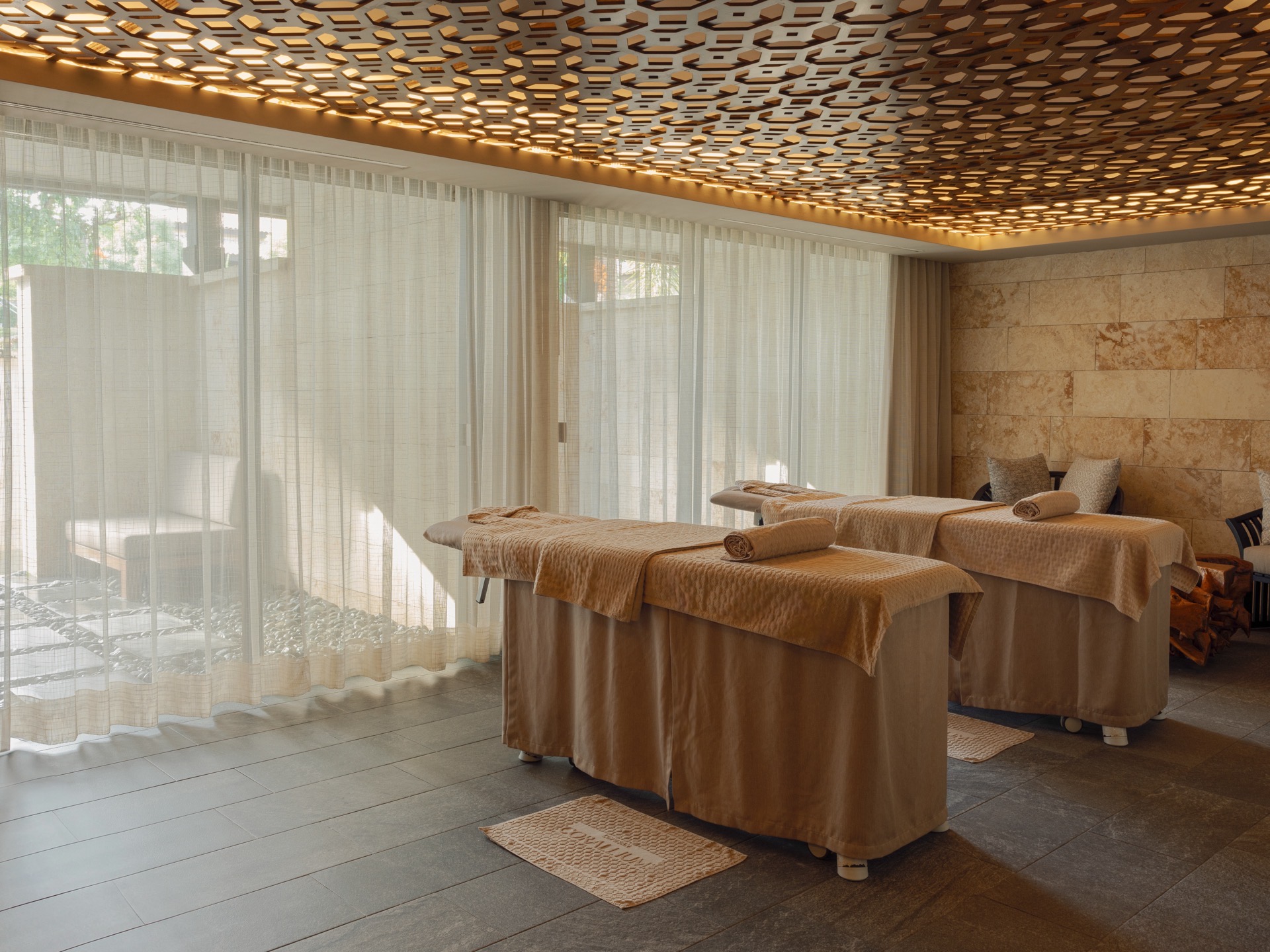 lopesan costa bavaro spa massage photos