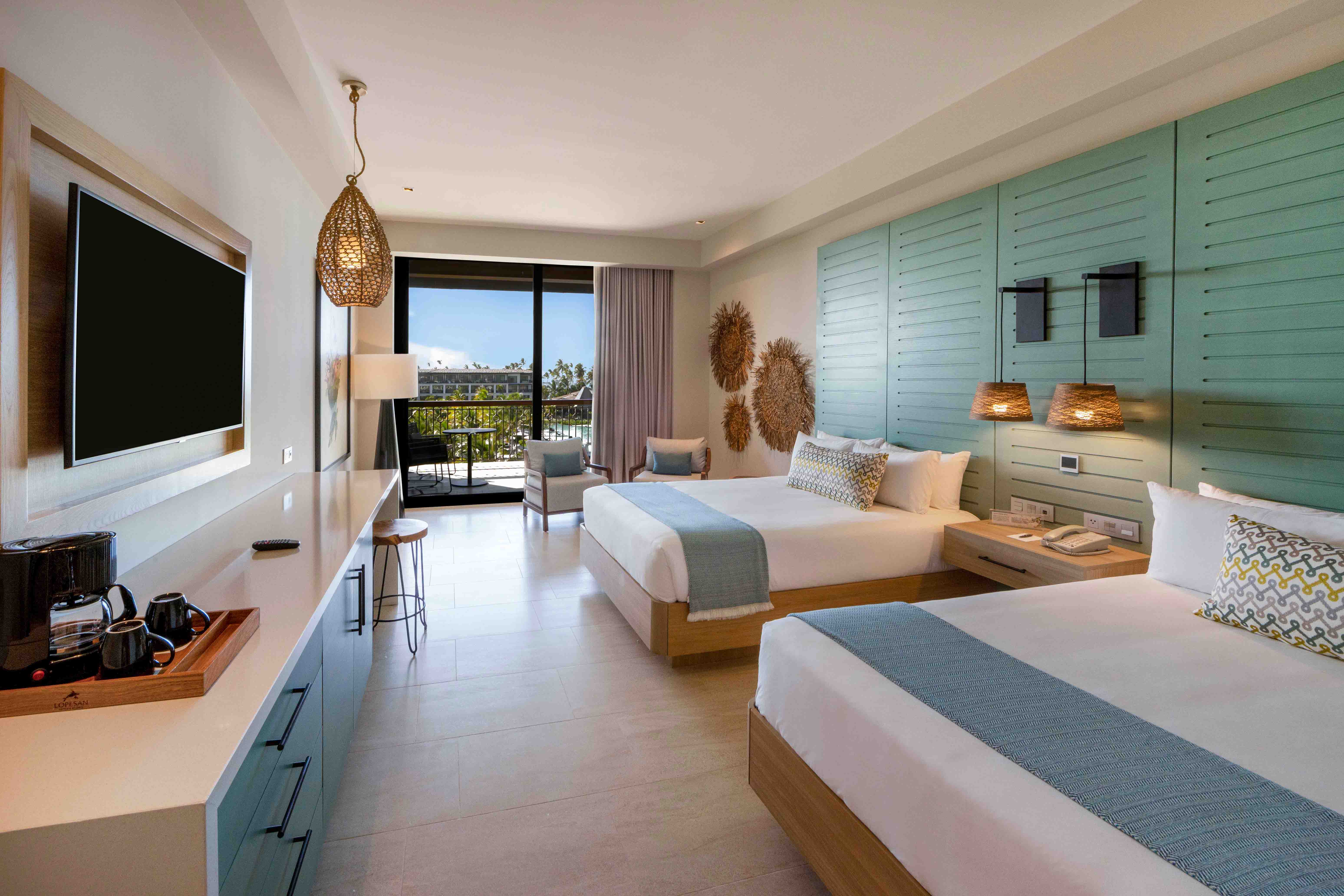 bett unique queen ocean view junior suite lopesan costa bavaro resort, spa & casino
