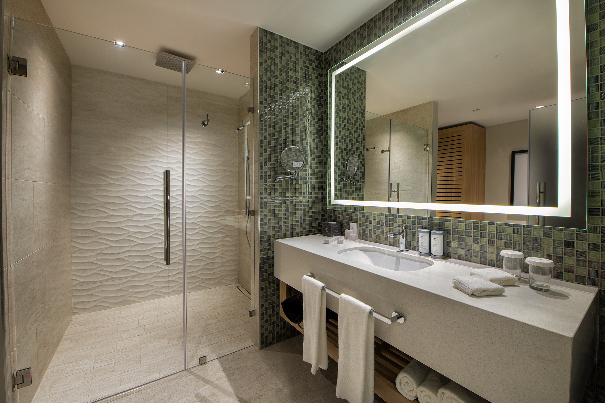 bathroom adults queen tropical junior suite lopesan costa bavaro