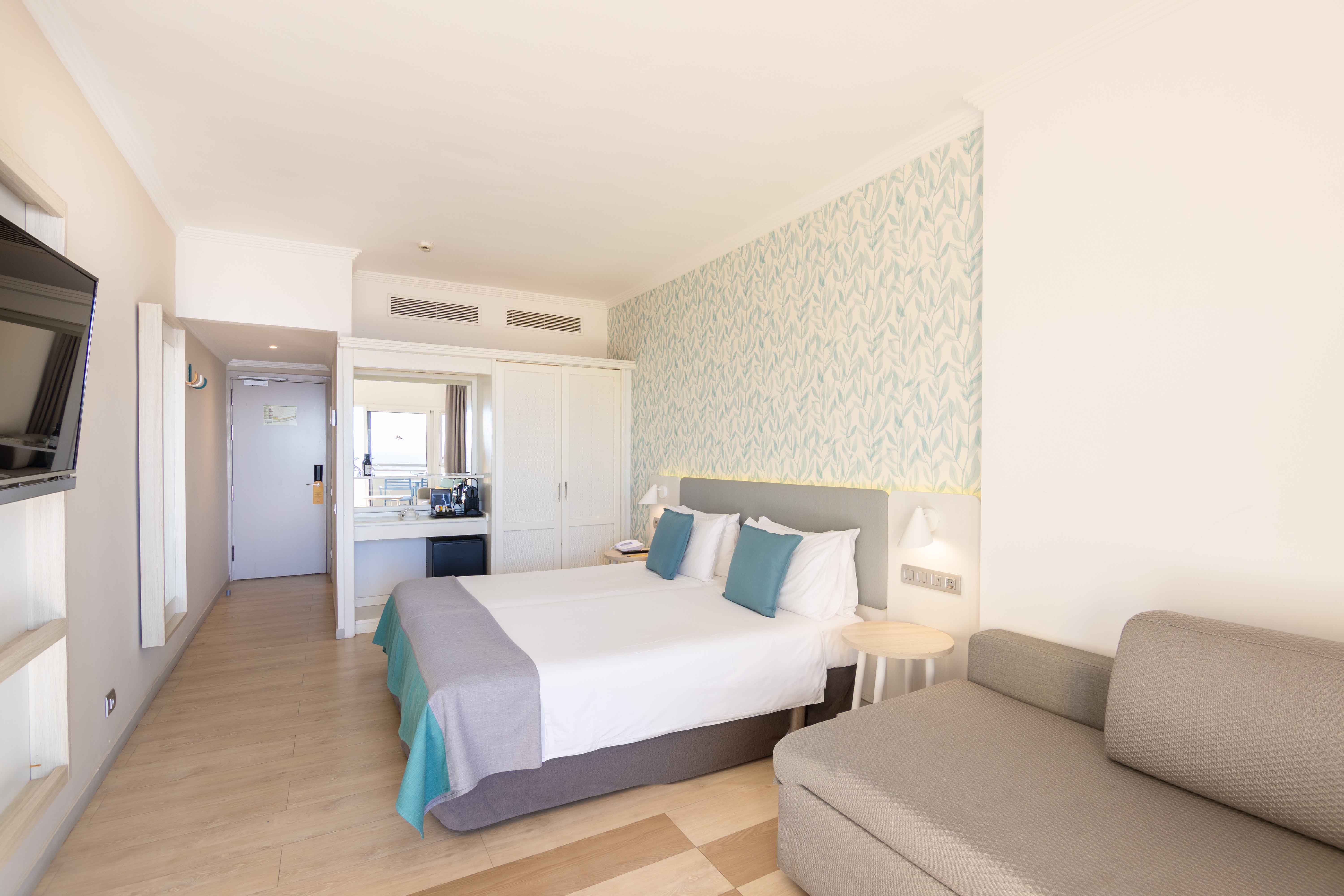 cama habitación doble estandar abora continental by lopesan hotels