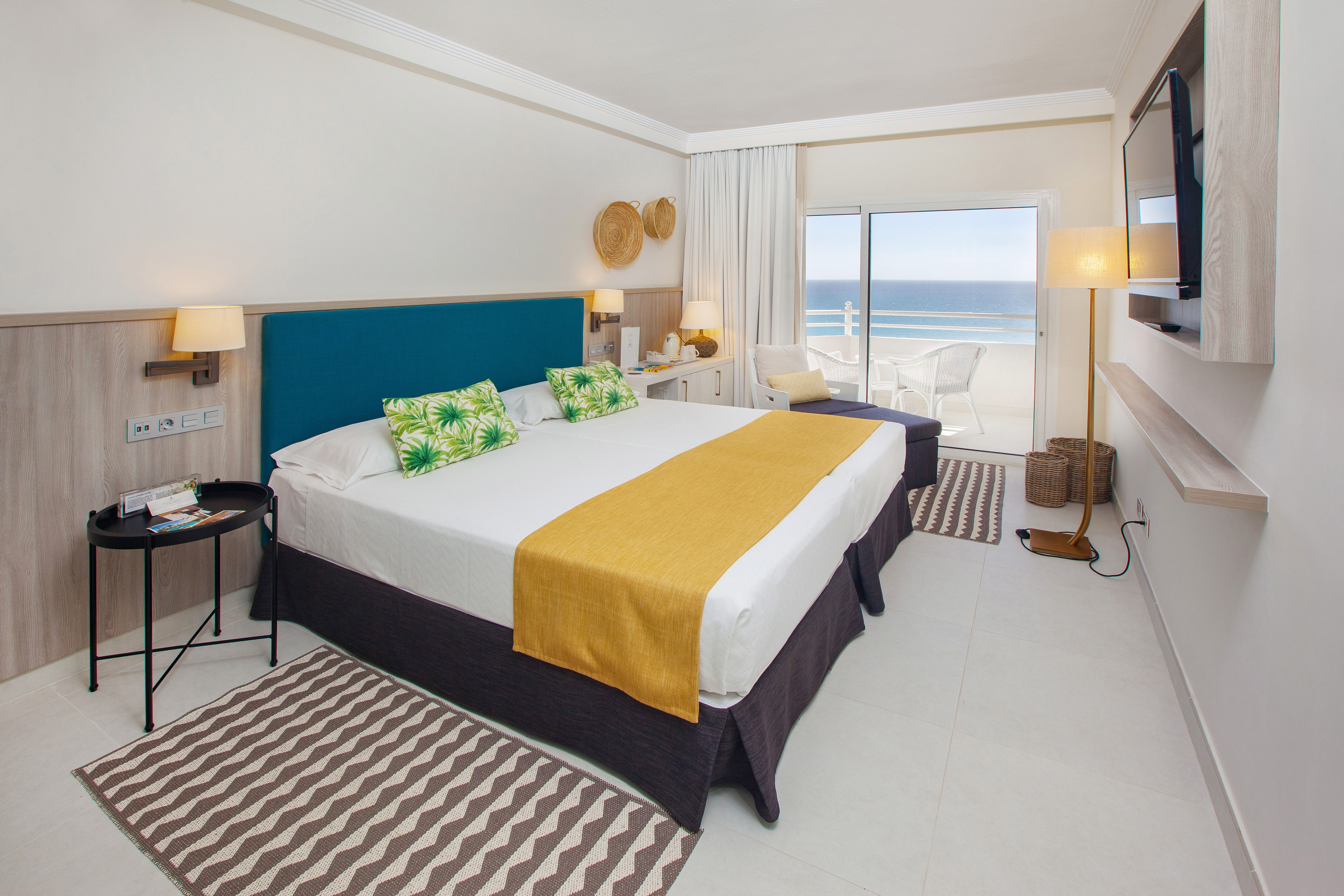 bed corallium dunamar double deluxe view room