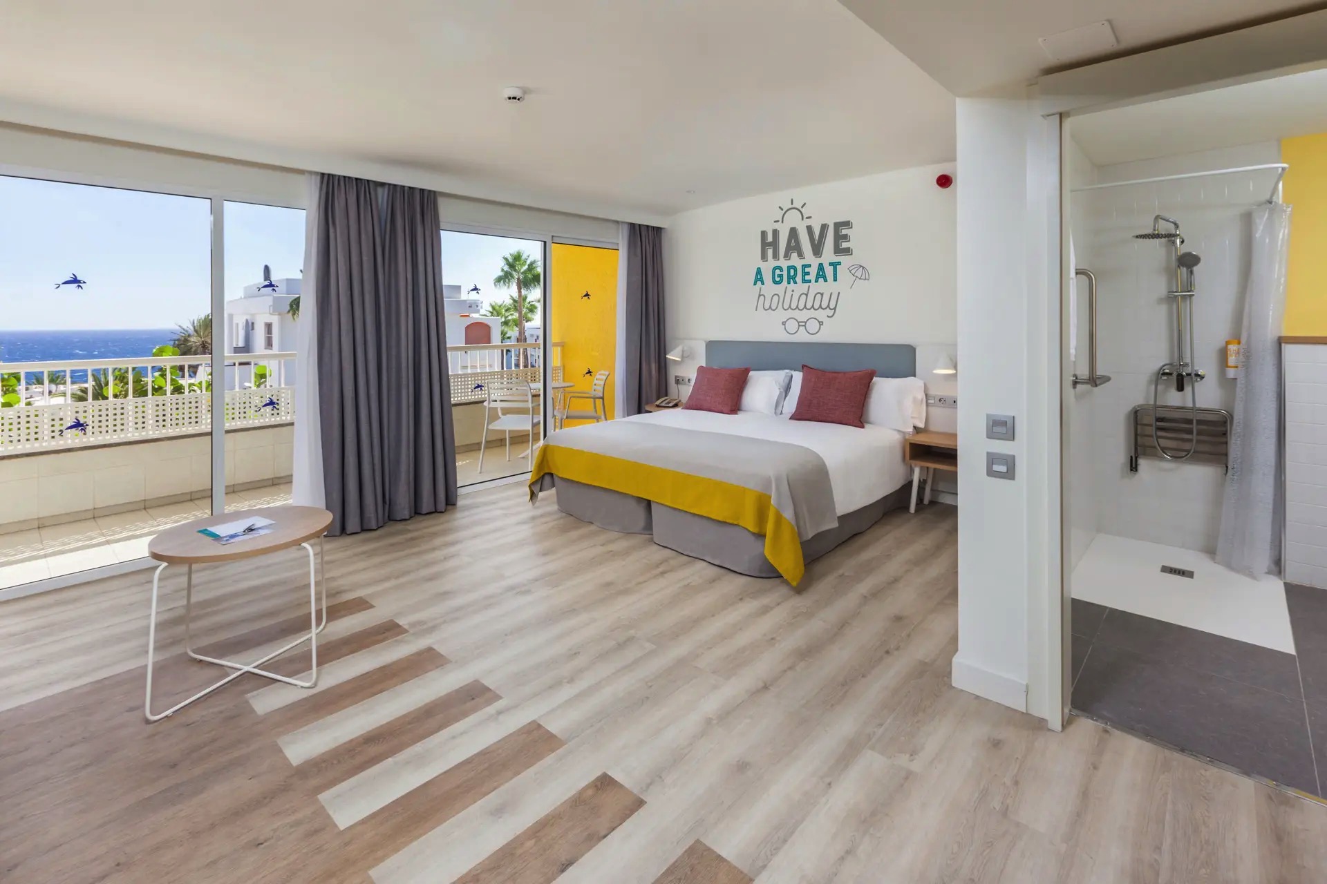 bett angepasstes doppelzimmer familie hotel abora interclub atlantic