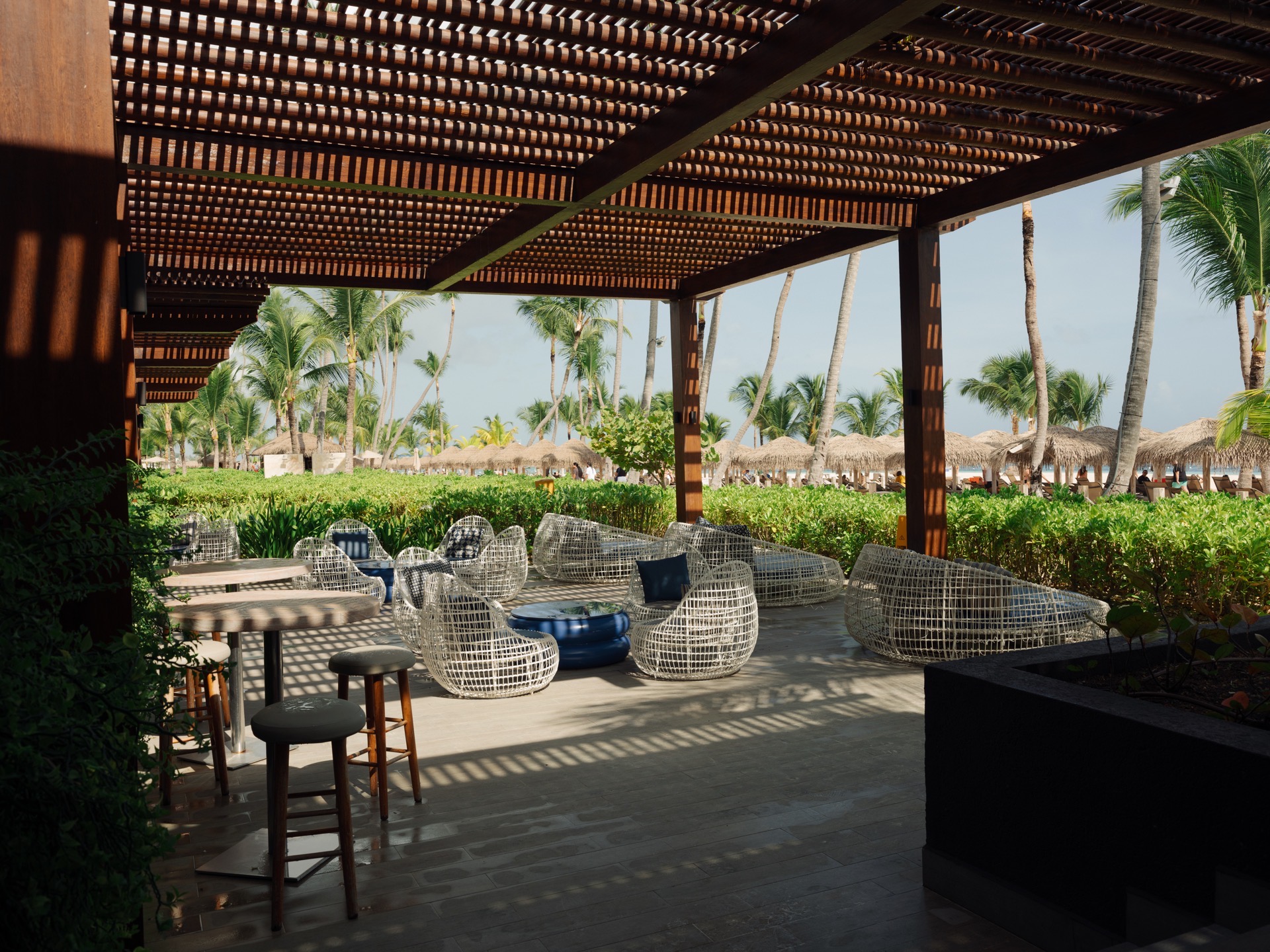 terrace goldfish beach pool bar lopesan costa bávaro resort spa & casino