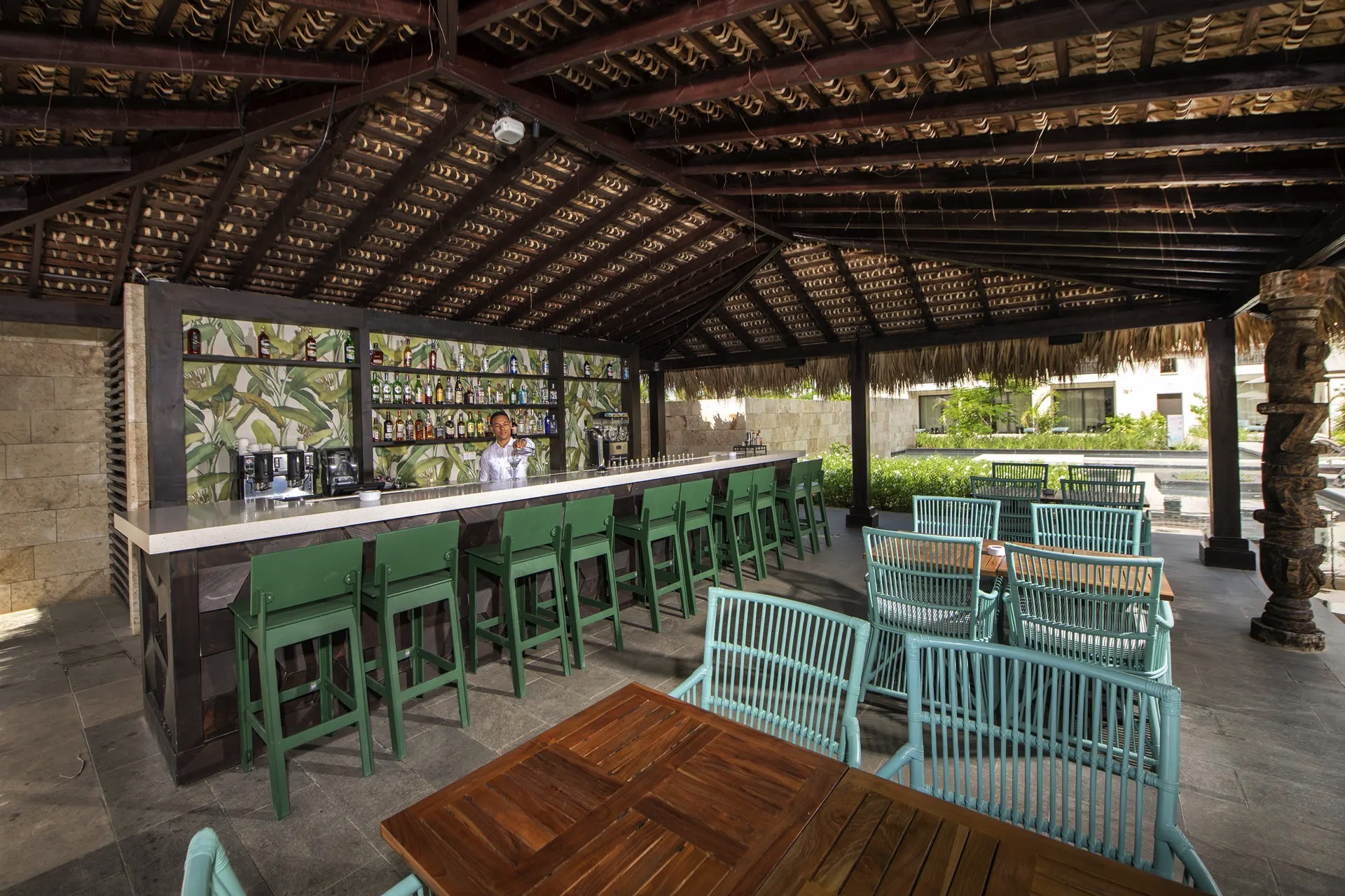 la perla pool bar lopesan costa bávaro resort spa & casino