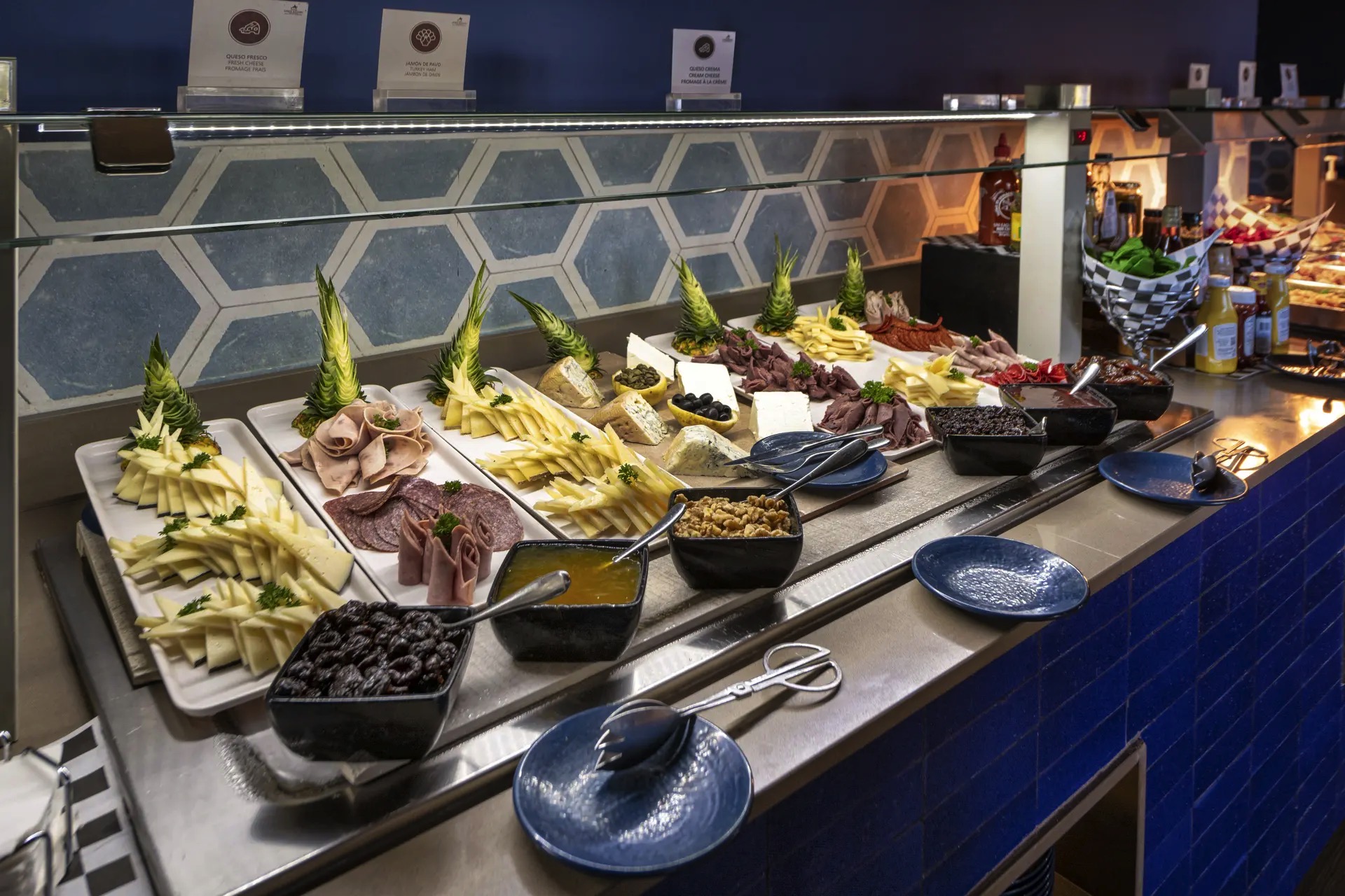 gastronomy goldfish beach club lopesan costa bávaro resort spa & casino