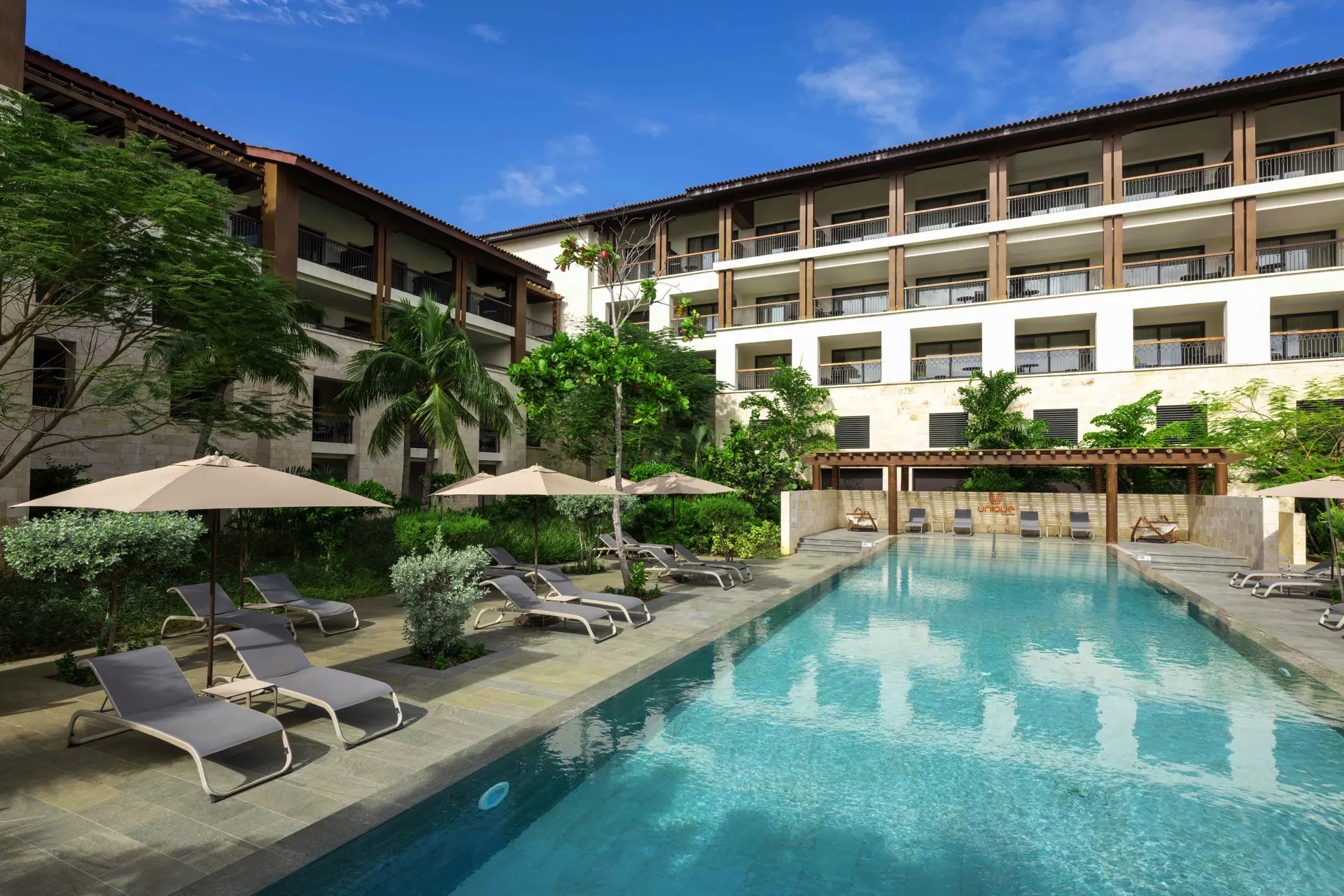 unique-pool bereich lopesan costa bávaro spa & casino