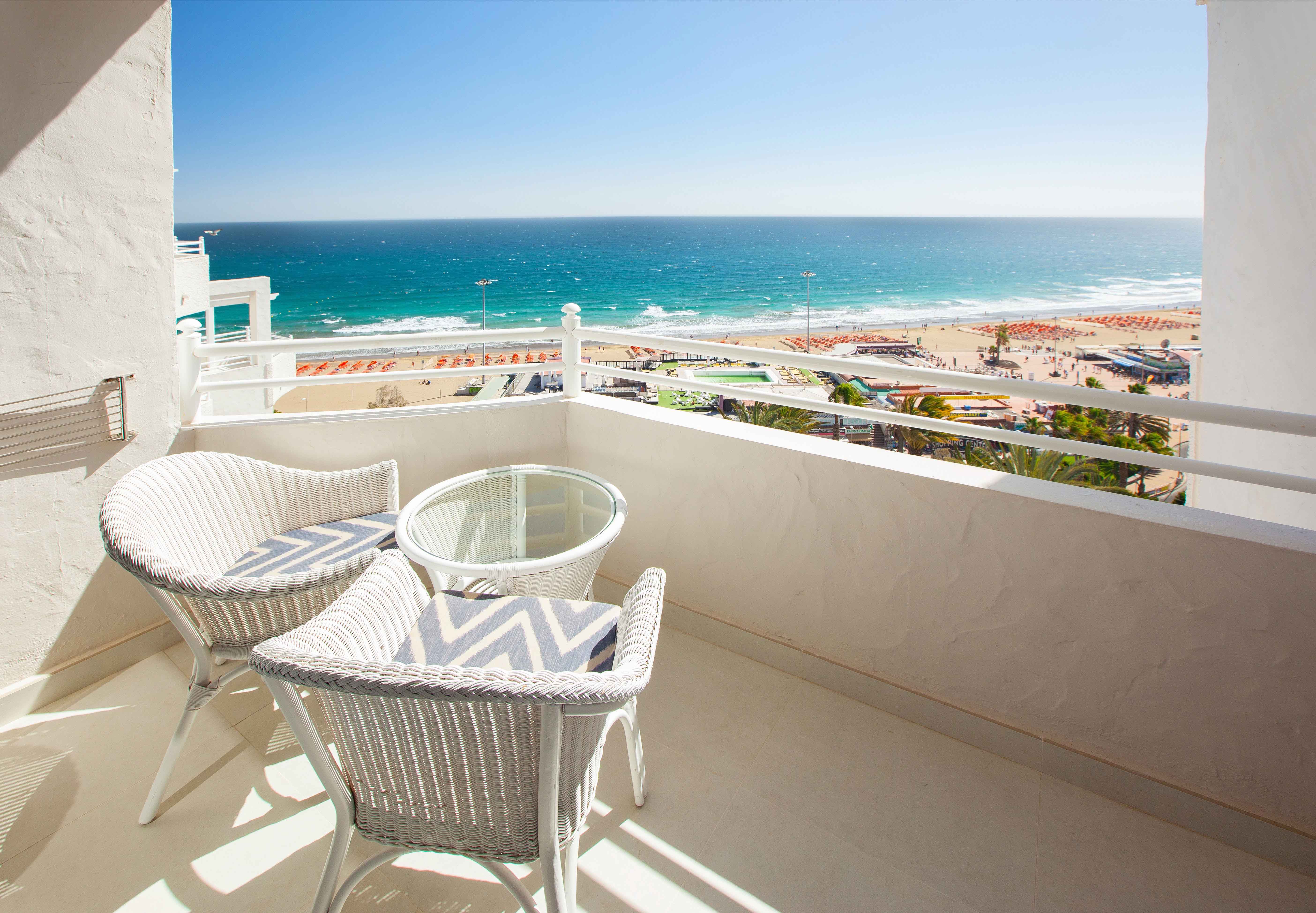 terrasse doppelzimmer deluxe blick hotel corallium dunamar