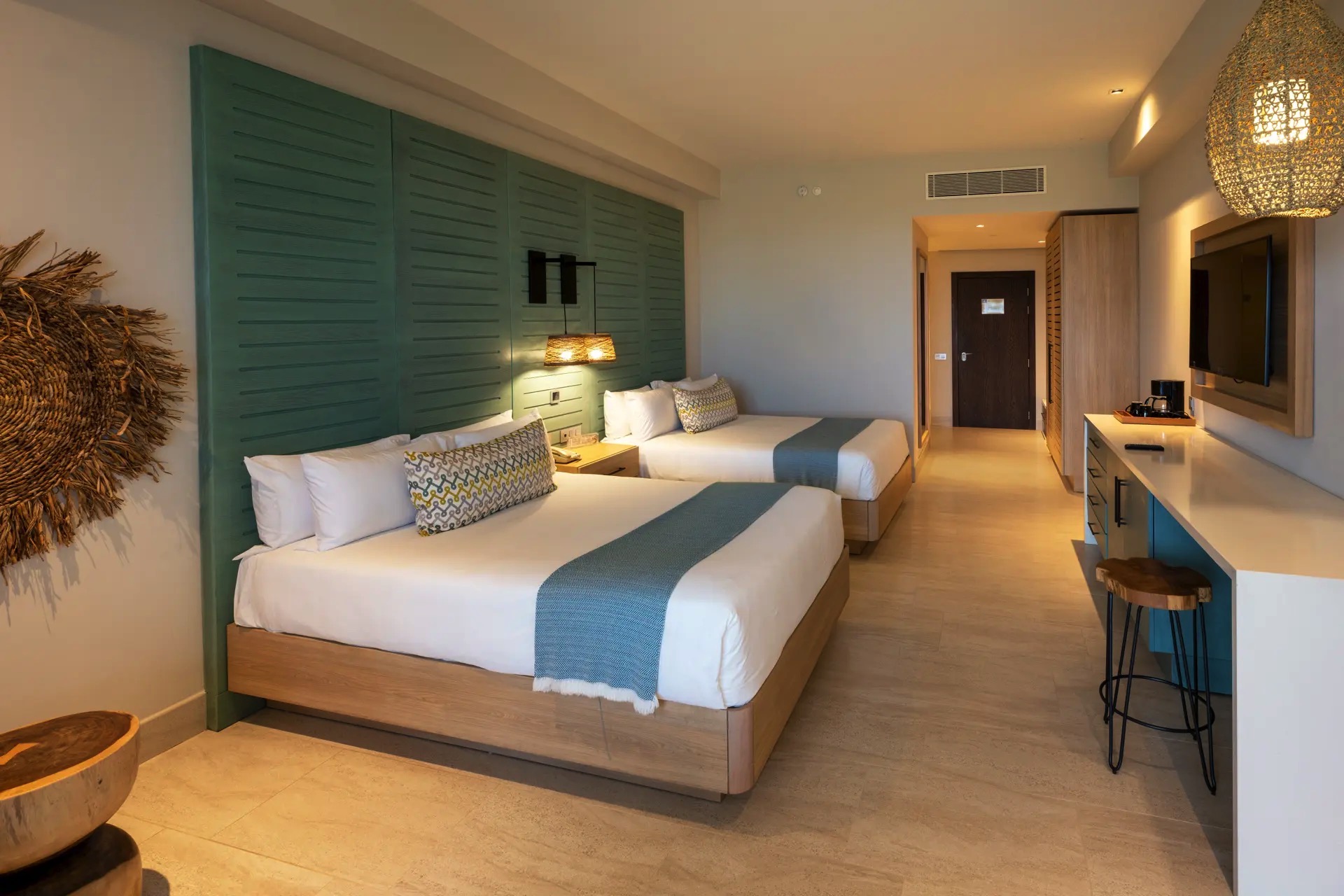 beds resort queen tropical junior suite lopesan costa bavaro resort