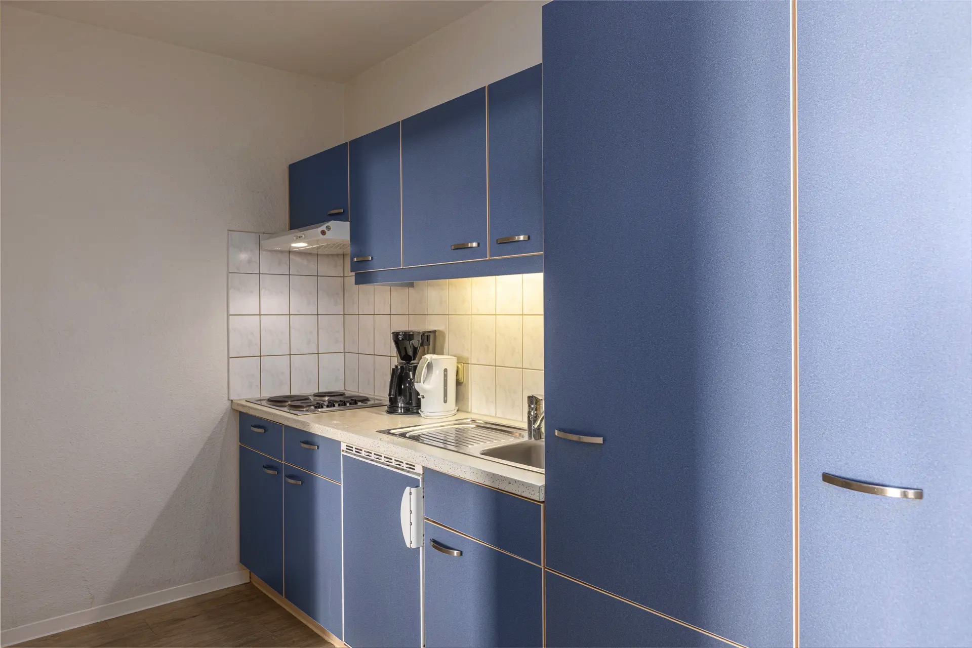 cocina apartamento yachthafen 2 dormitorios balcon hotel ifa fehmarn